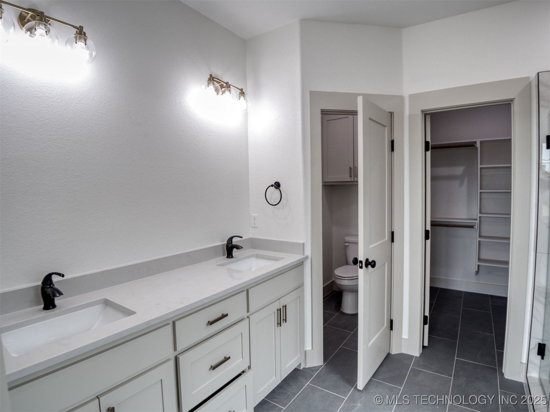 1193 Wild Indigo Circle Property Photo 26