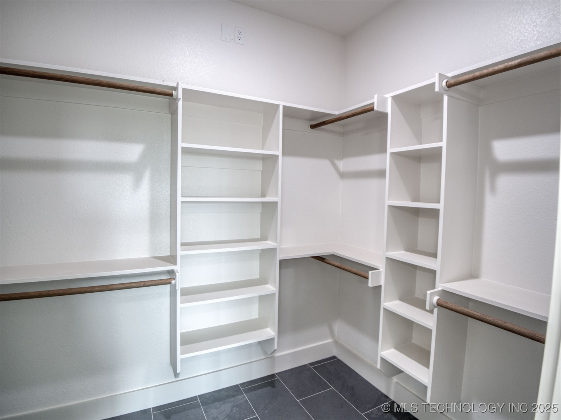 1193 Wild Indigo Circle Property Photo 29