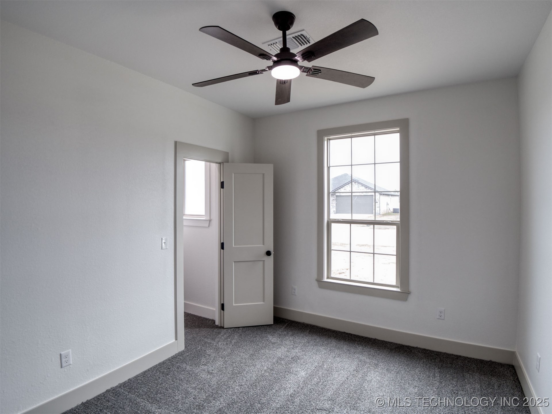 1193 Wild Indigo Circle Property Photo 31