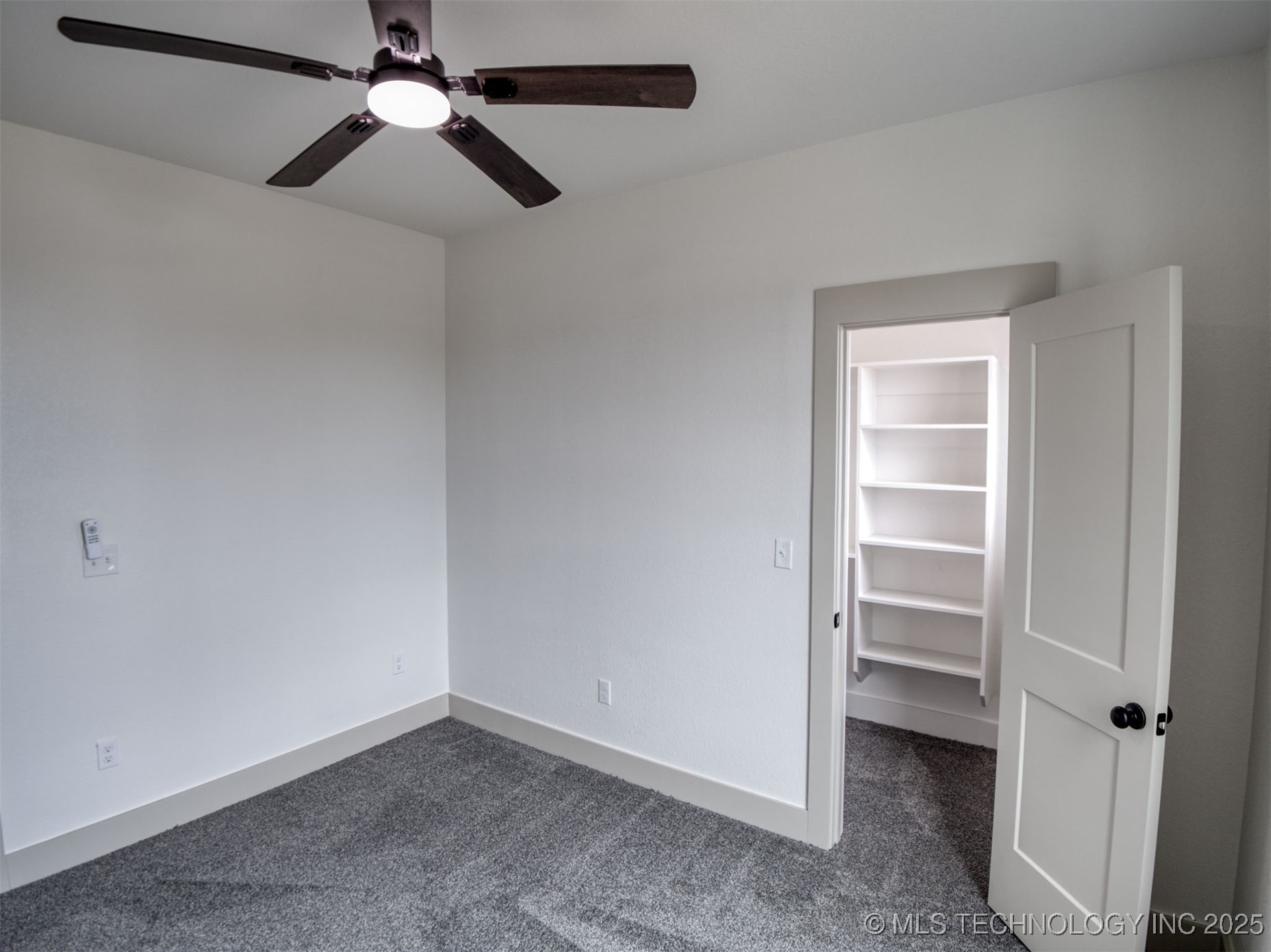 1193 Wild Indigo Circle Property Photo 32