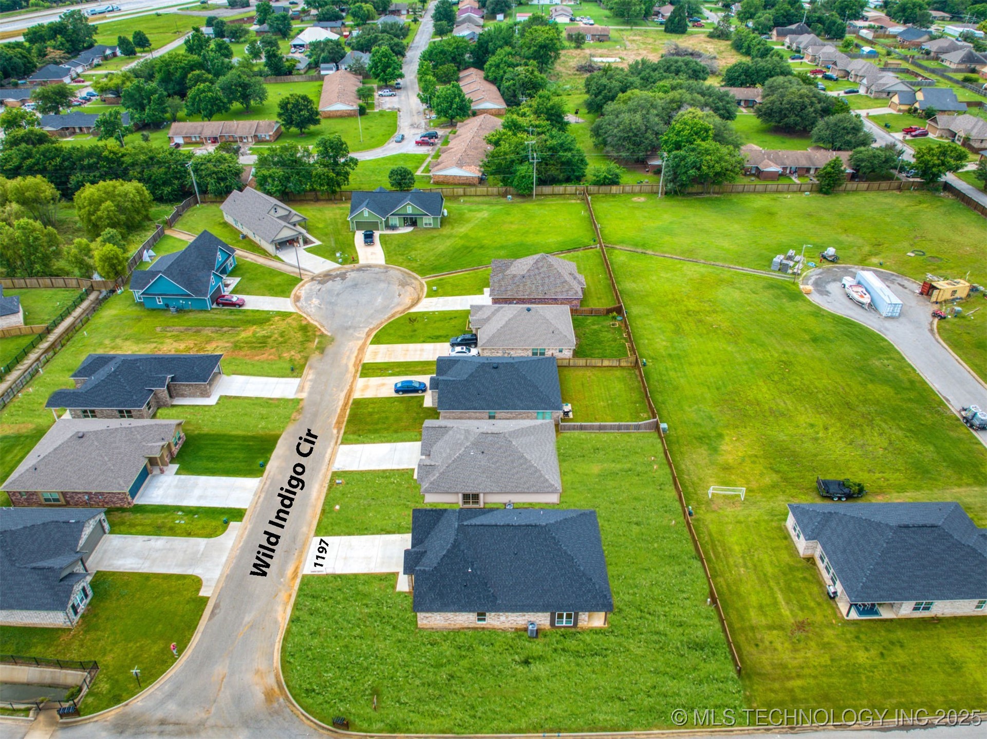 1197 Wild Indigo Circle Property Photo 11