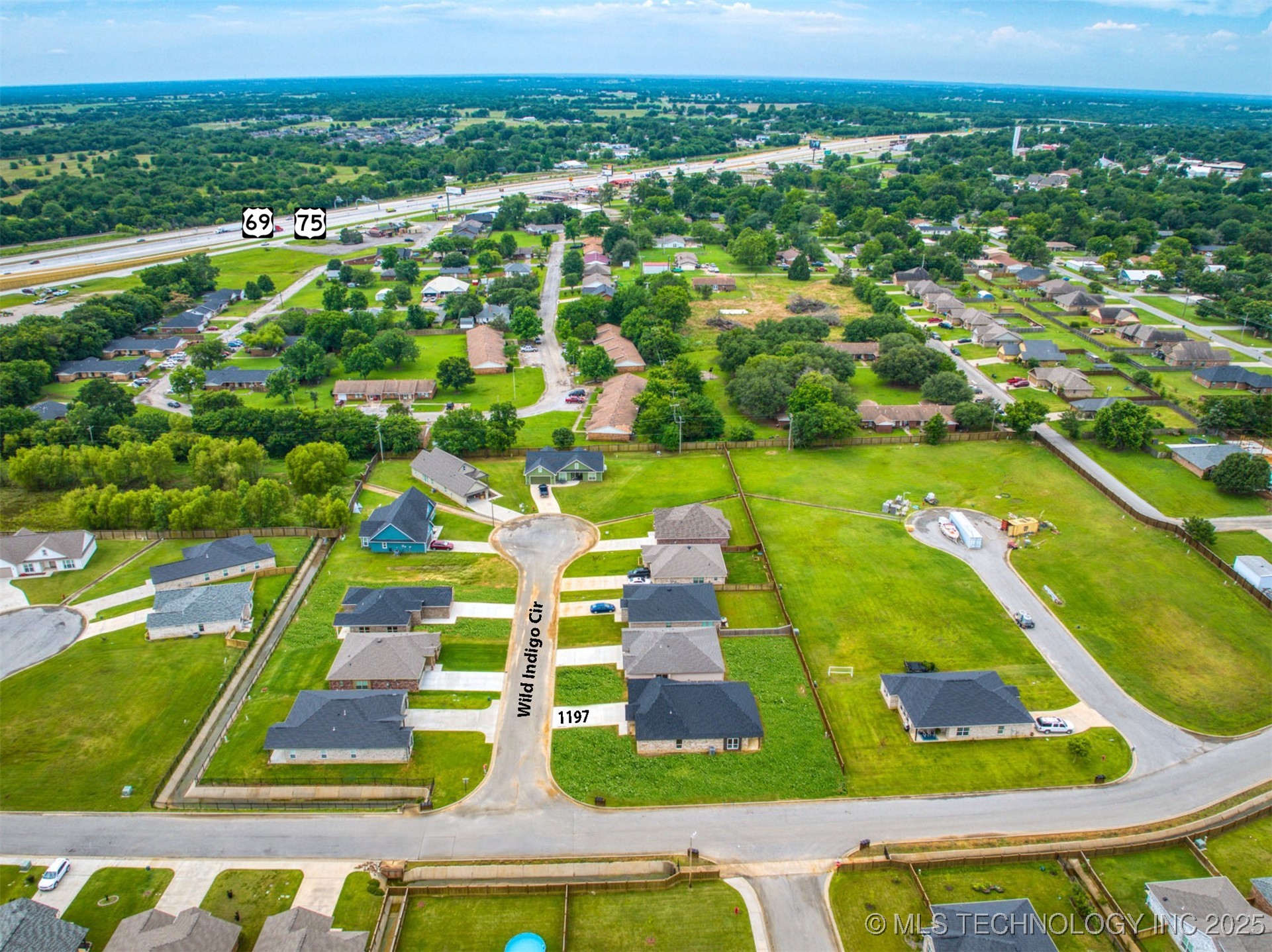 1197 Wild Indigo Circle Property Photo 17