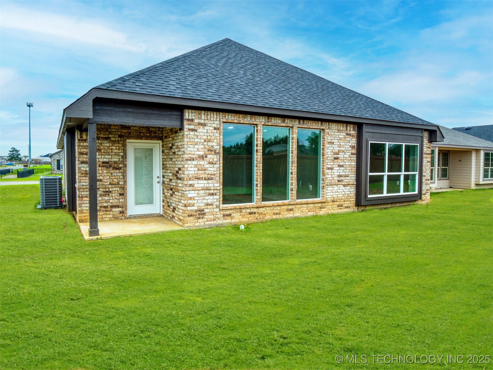 1197 Wild Indigo Circle Property Photo 22