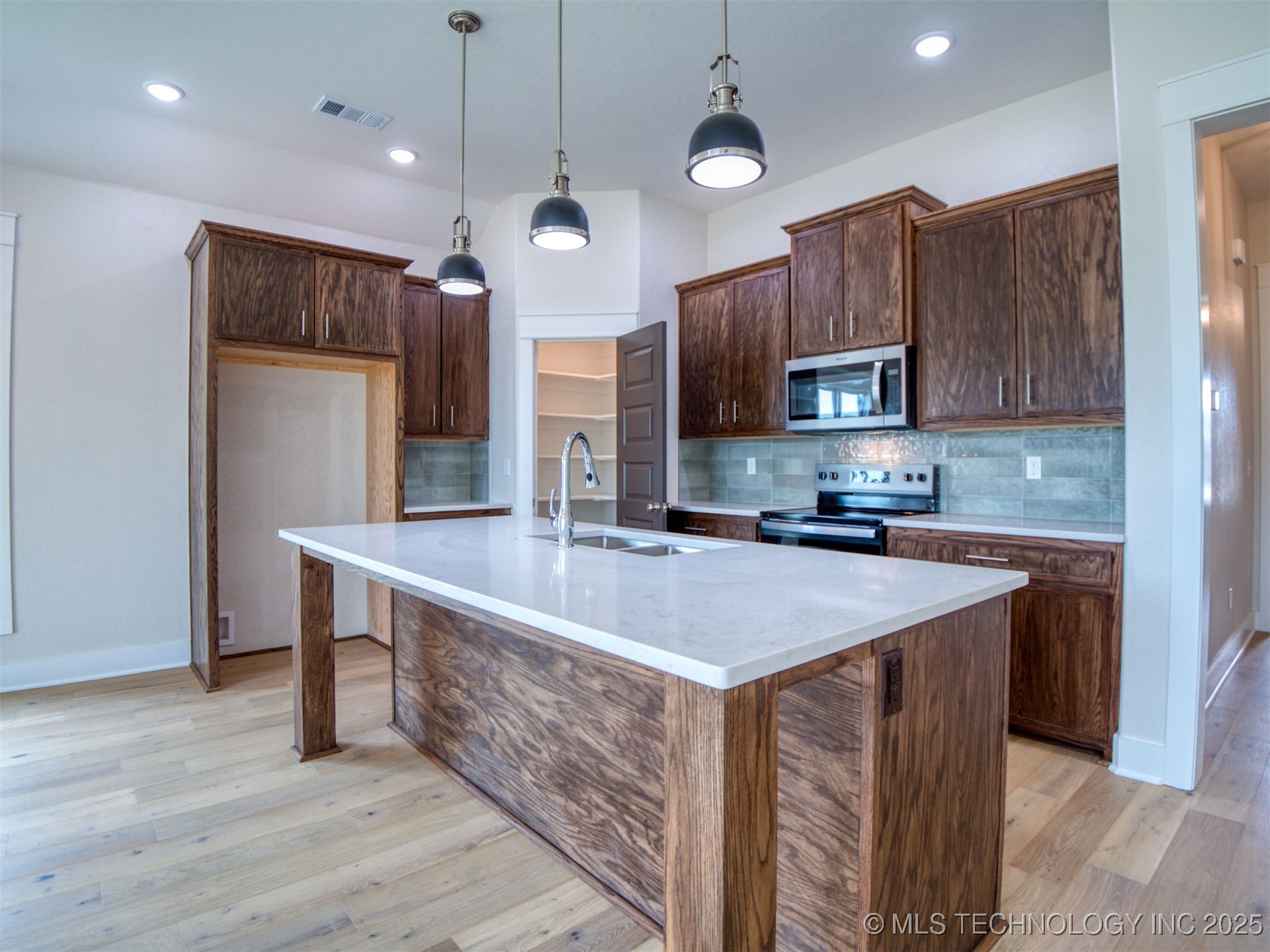 1197 Wild Indigo Circle Property Photo 36