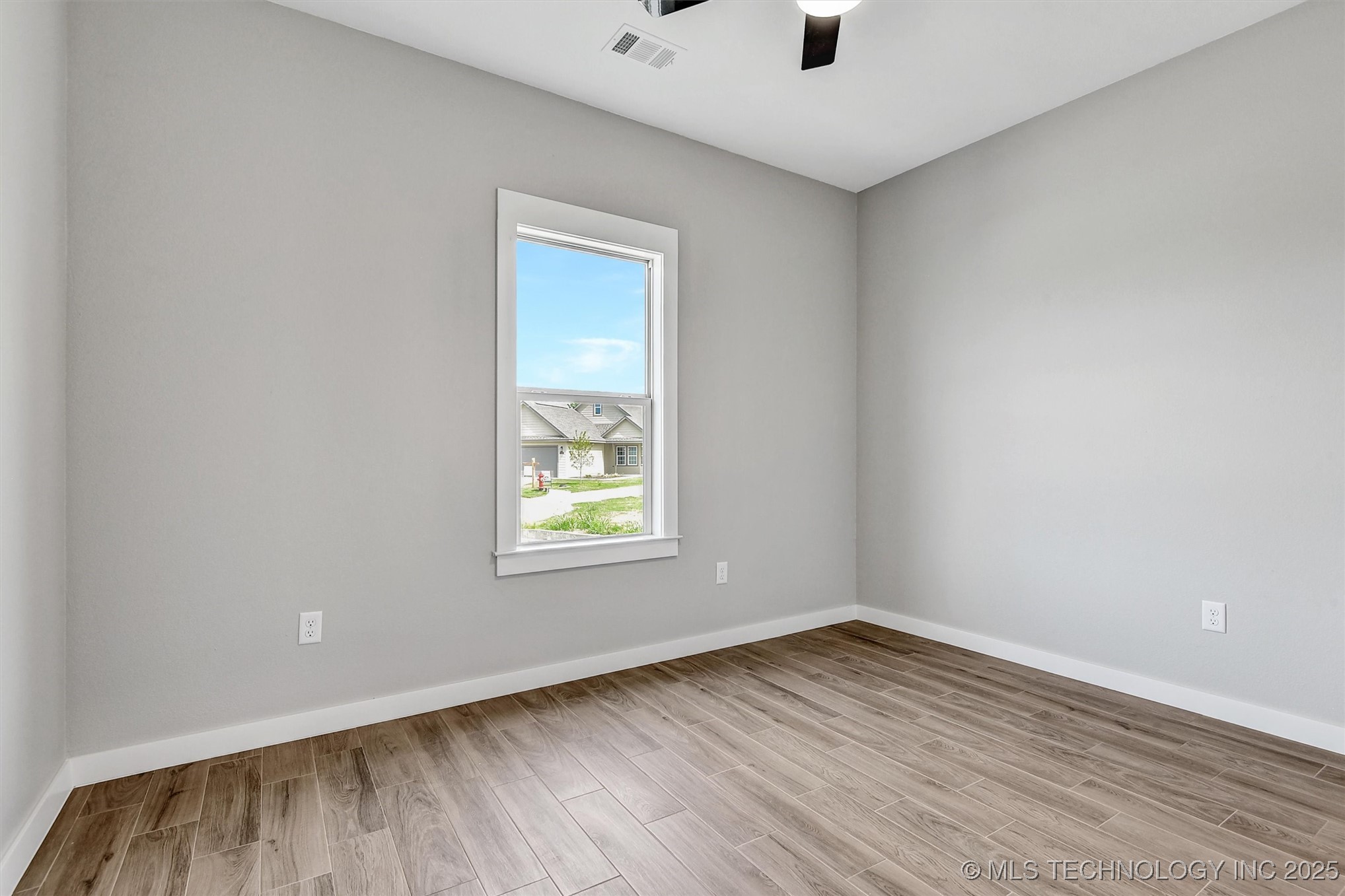 1181 Wild Indigo Circle Property Photo 4