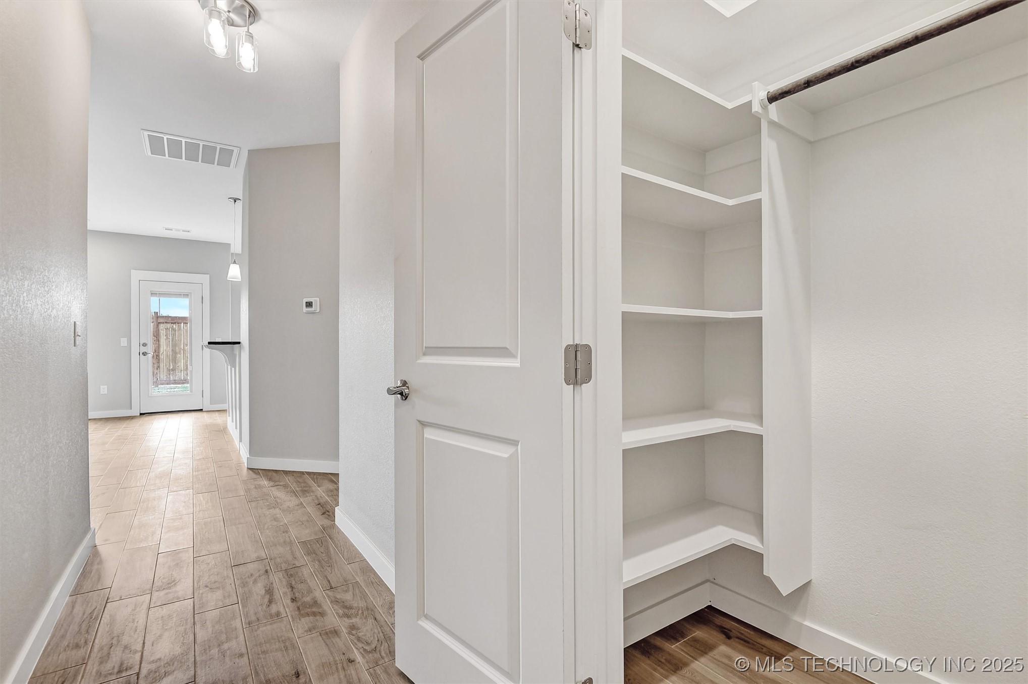 1181 Wild Indigo Circle Property Photo 8