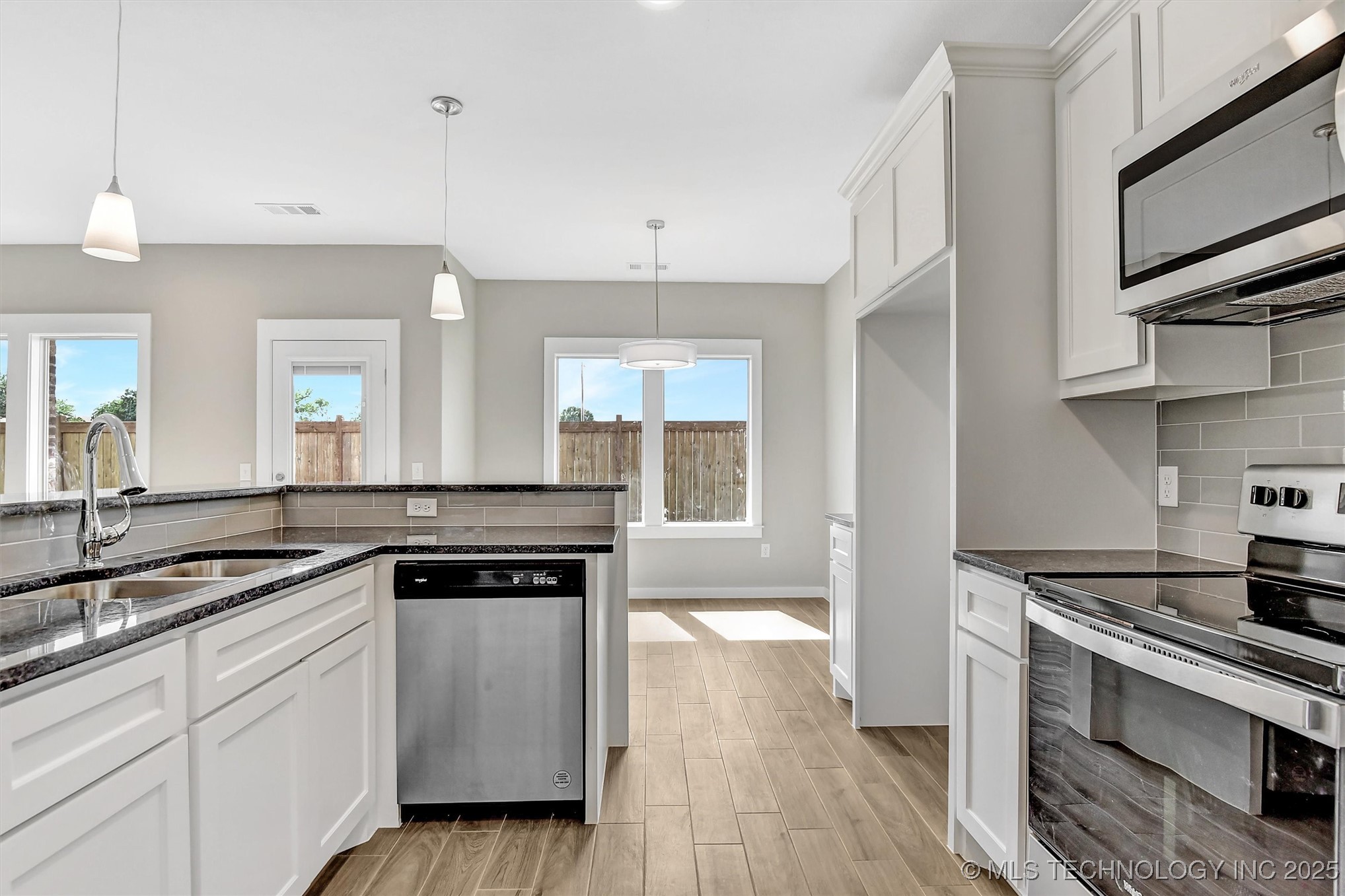 1181 Wild Indigo Circle Property Photo 21