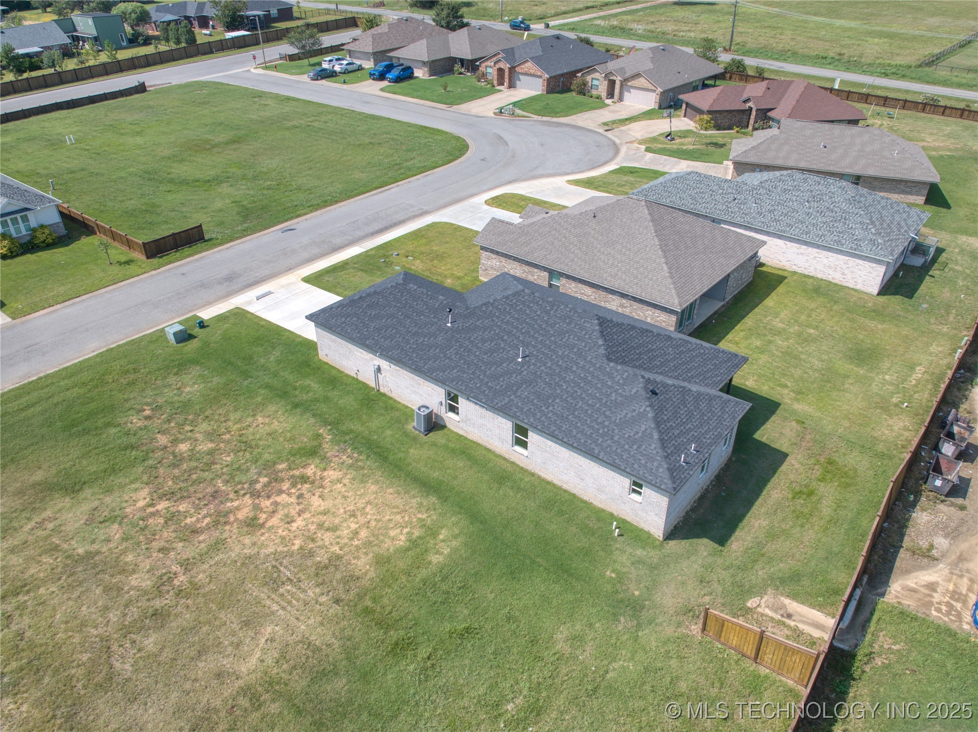 212 Cottonwood Street Property Photo 5