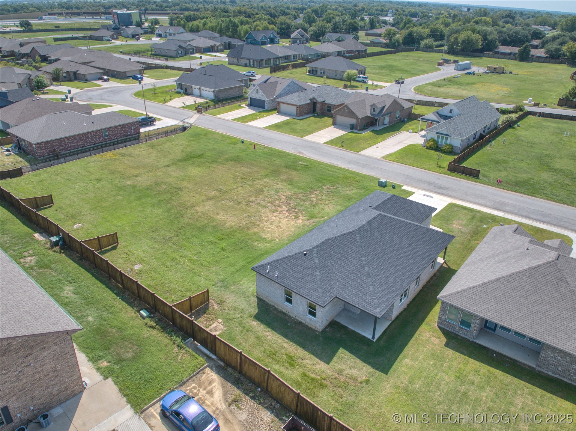 212 Cottonwood Street Property Photo 7