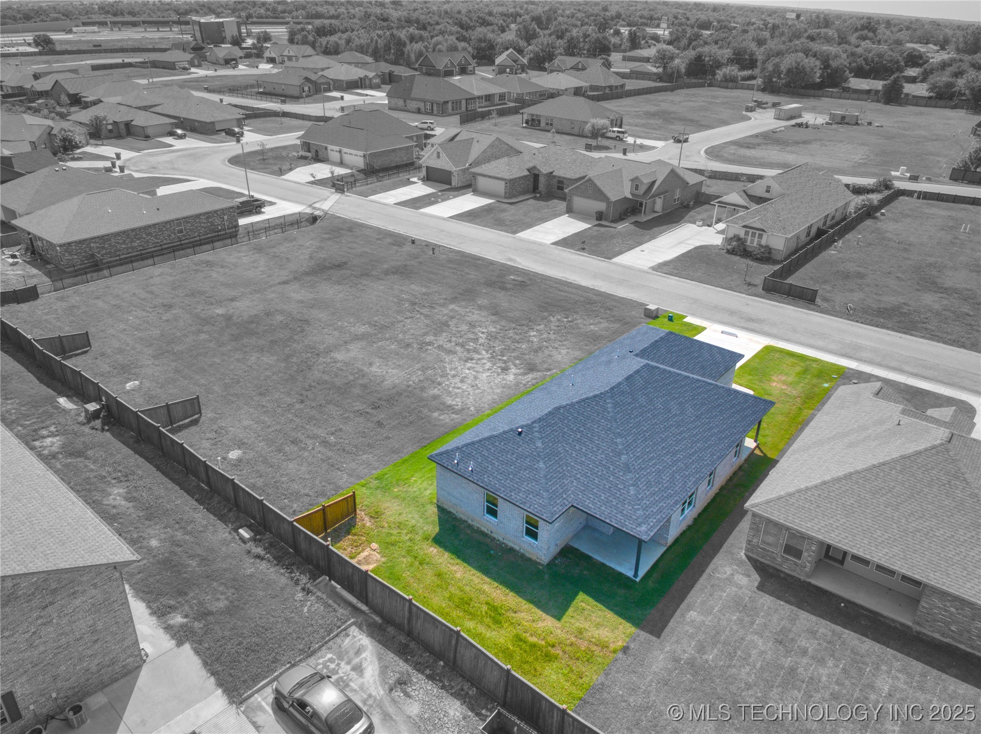 212 Cottonwood Street Property Photo 8