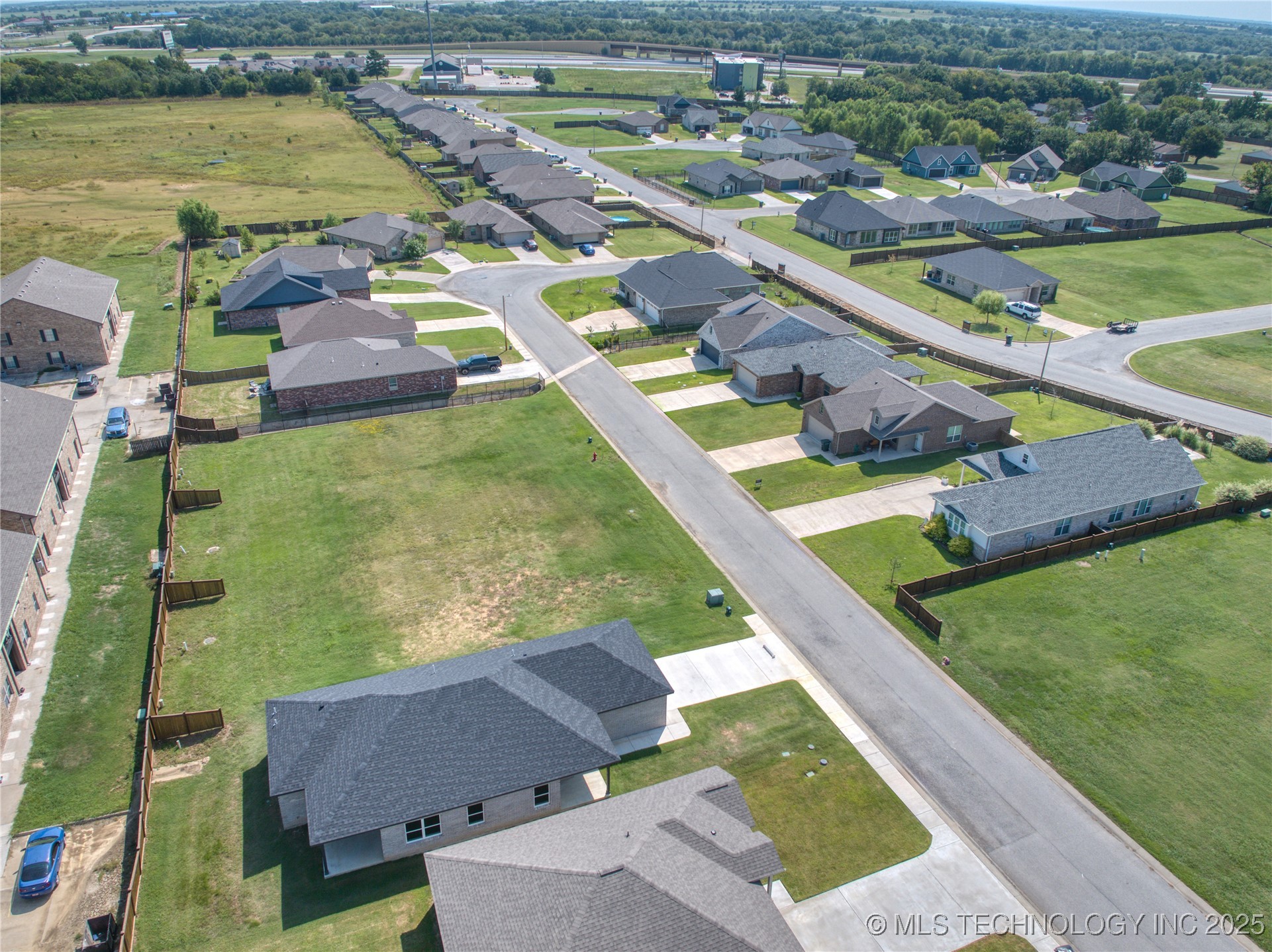 212 Cottonwood Street Property Photo 9