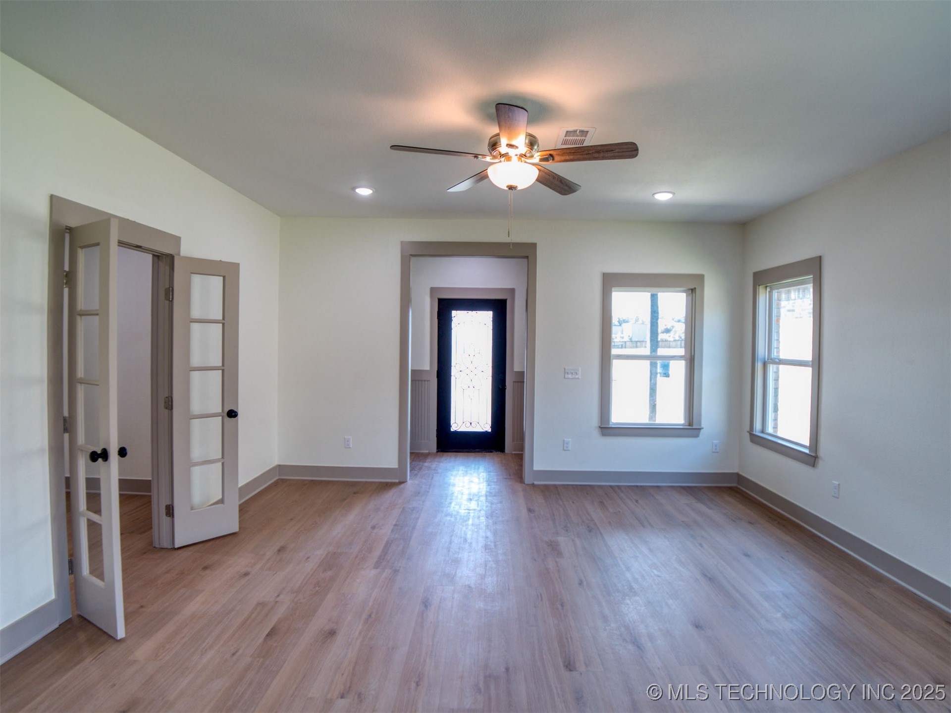 212 Cottonwood Street Property Photo 24