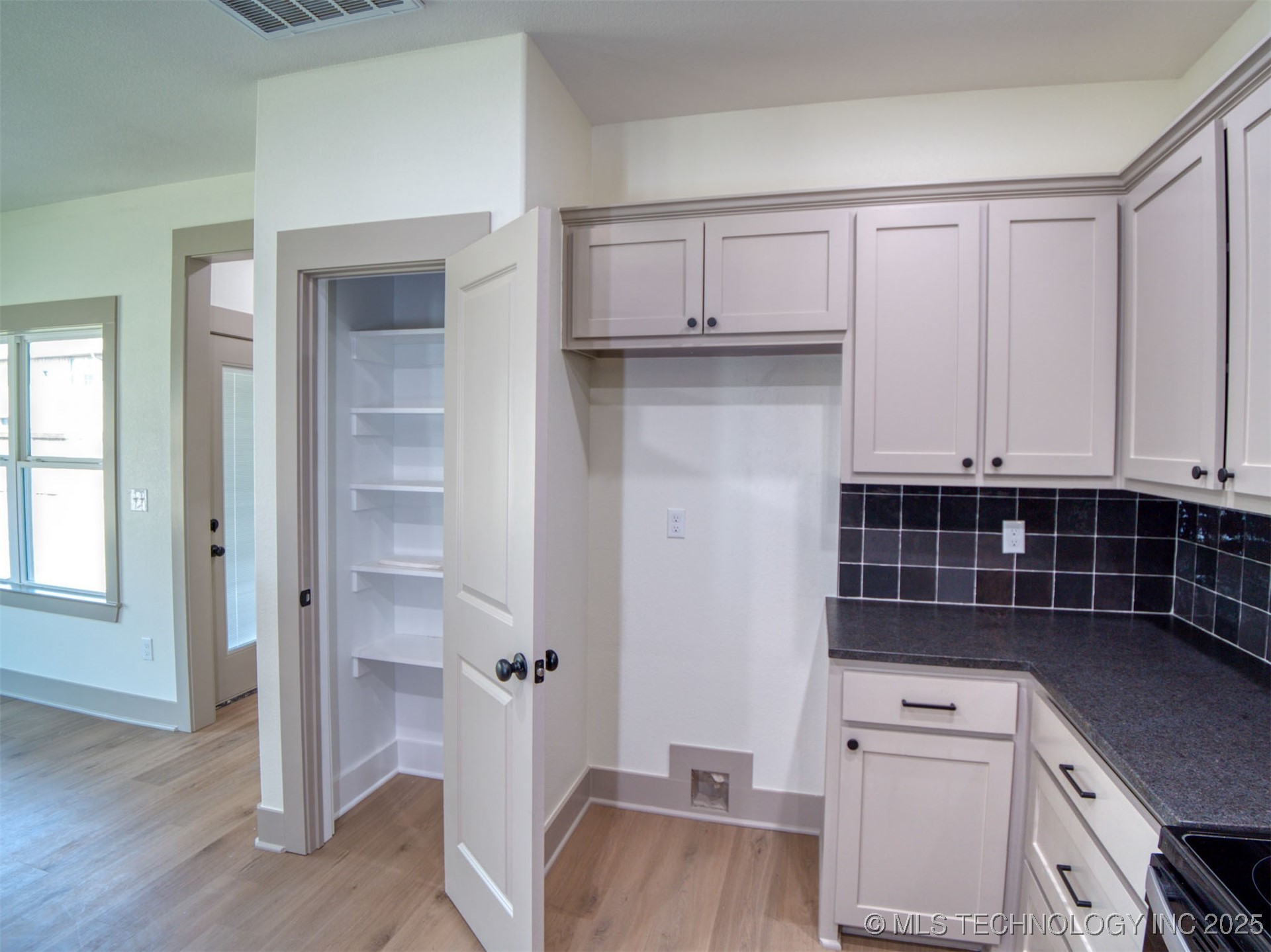 212 Cottonwood Street Property Photo 31