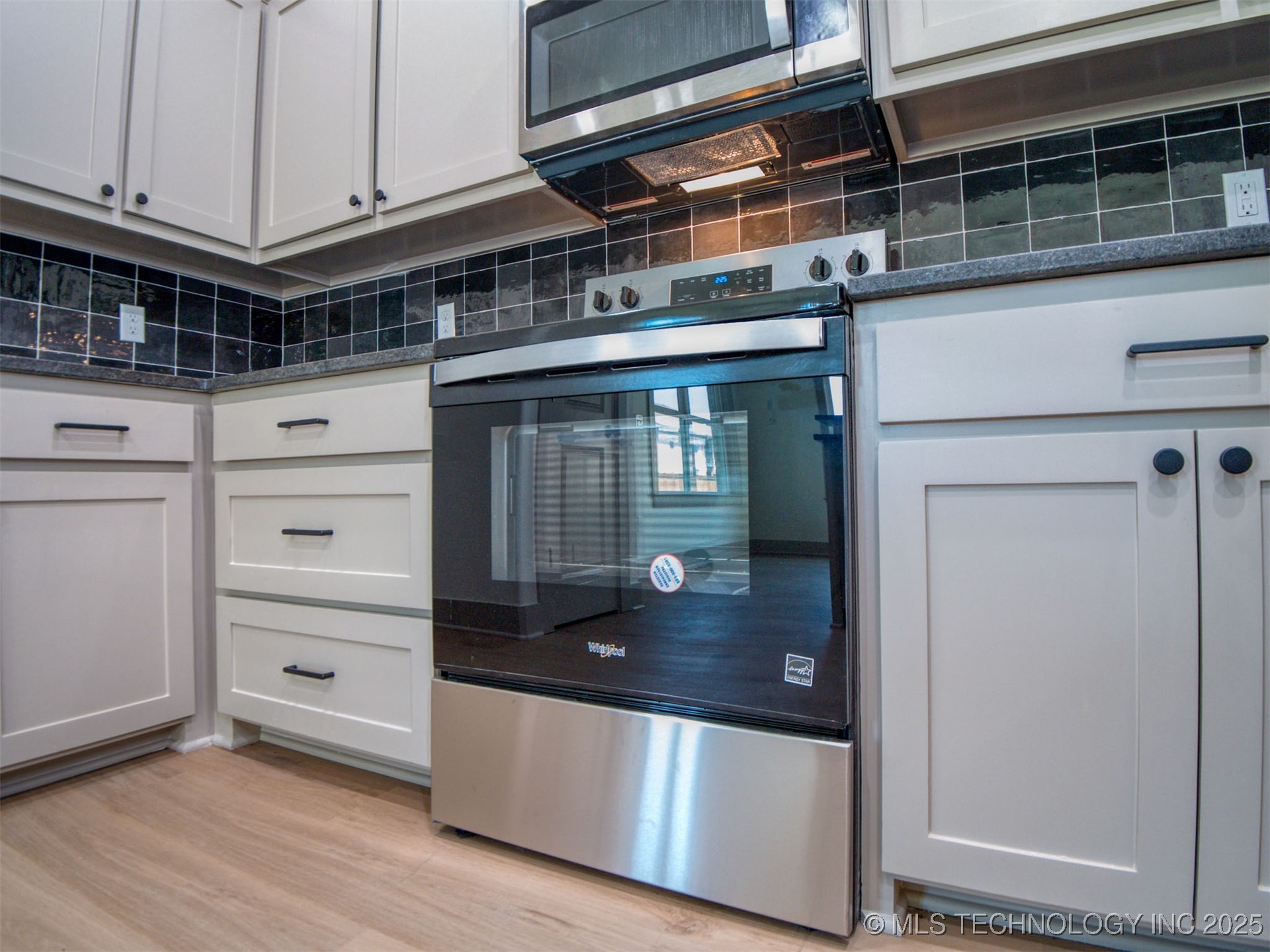 212 Cottonwood Street Property Photo 32