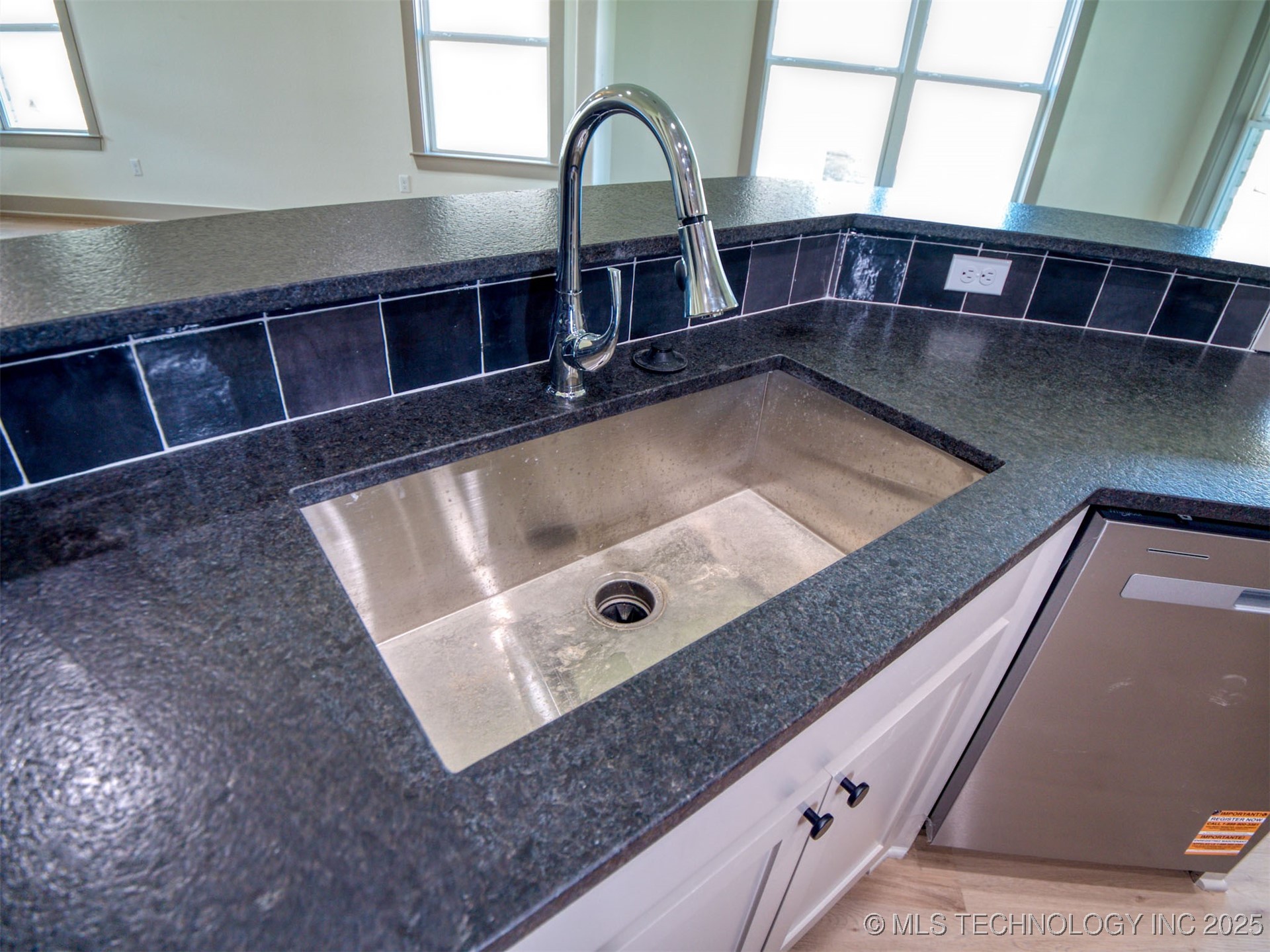 212 Cottonwood Street Property Photo 33