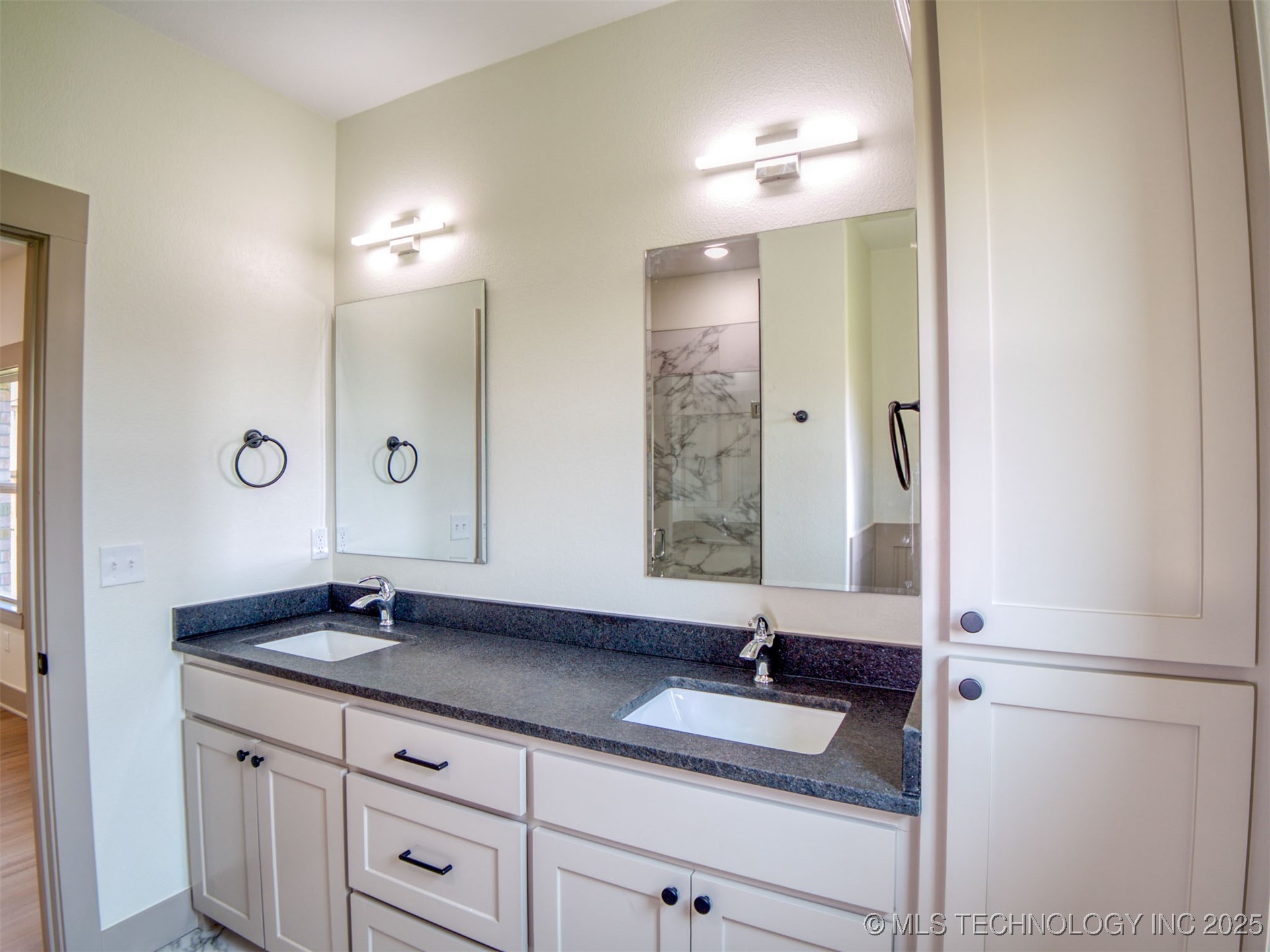 212 Cottonwood Street Property Photo 38