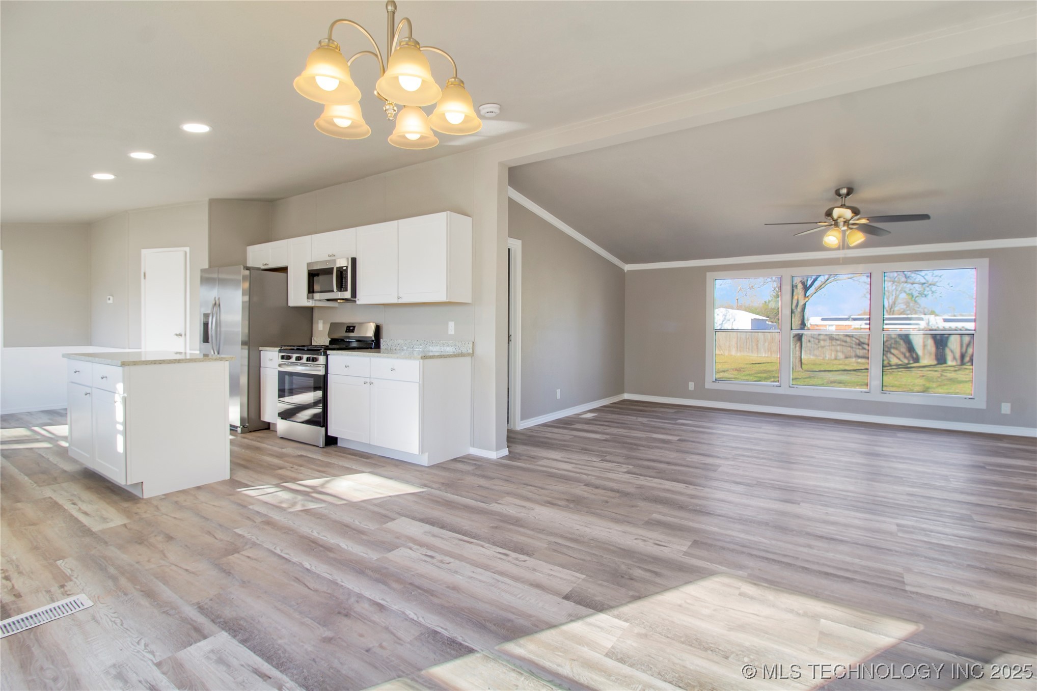 407 E Sheldon Avenue Property Photo 3