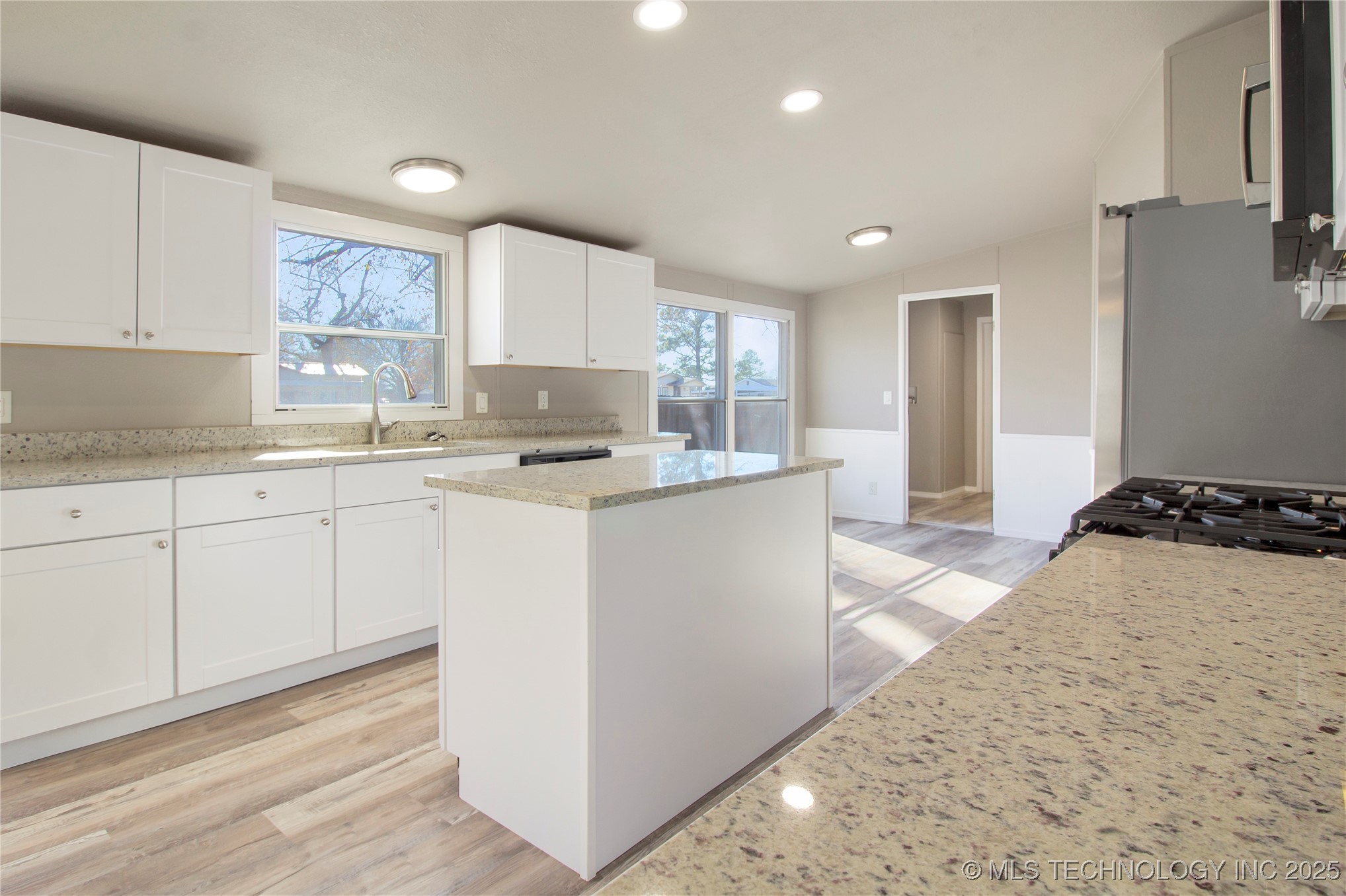 407 E Sheldon Avenue Property Photo 5