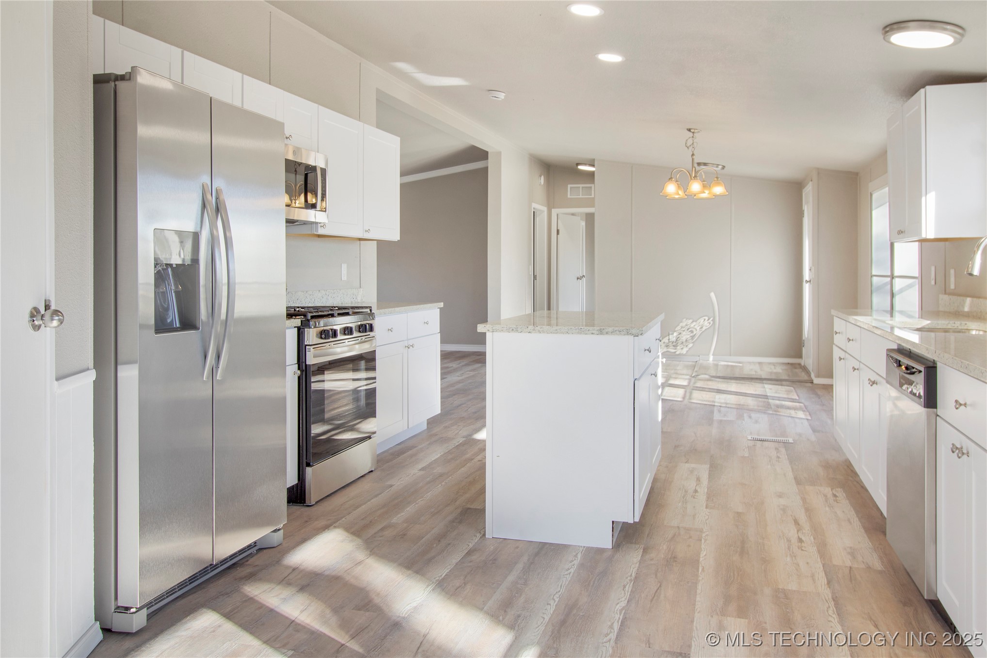 407 E Sheldon Avenue Property Photo 6