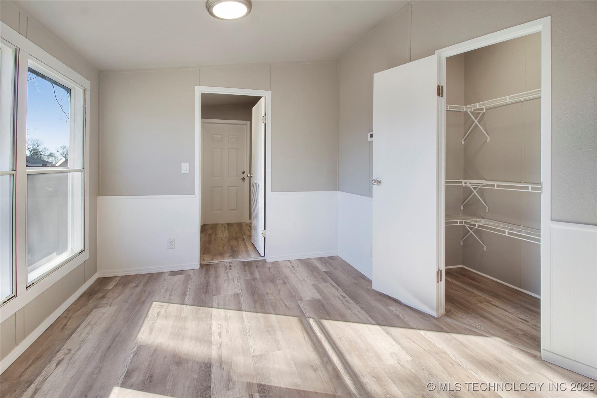 407 E Sheldon Avenue Property Photo 7