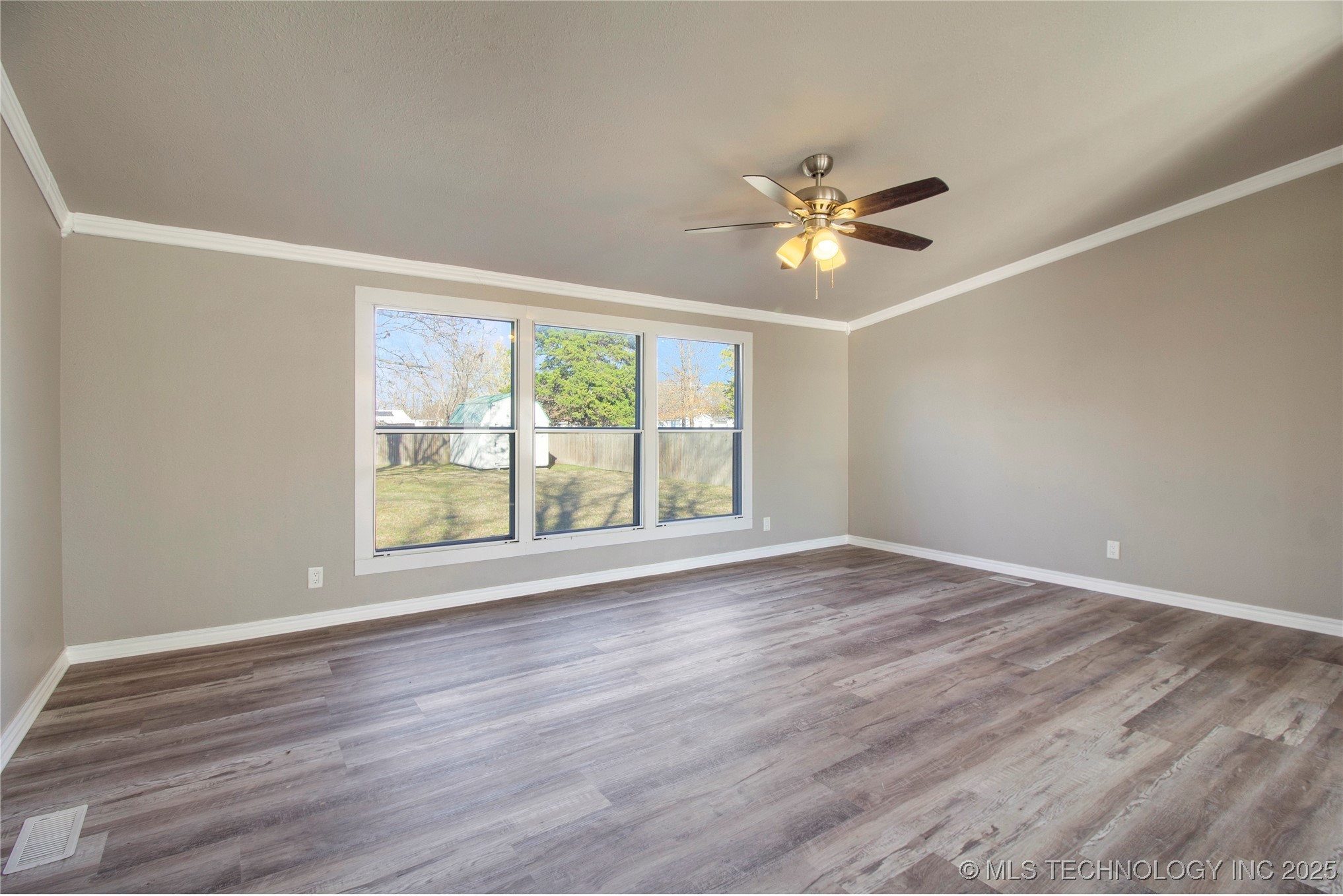 407 E Sheldon Avenue Property Photo 9