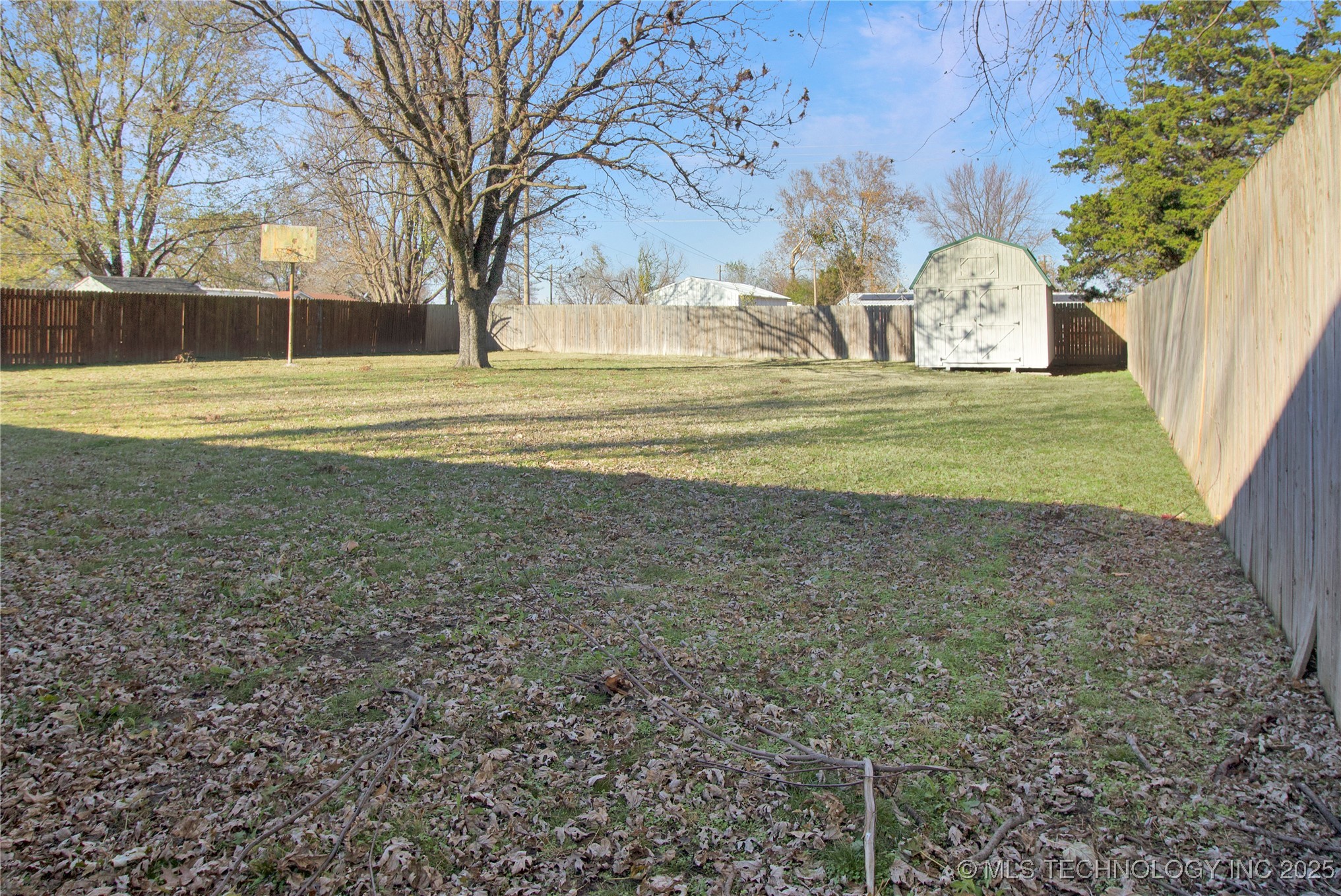 407 E Sheldon Avenue Property Photo 18