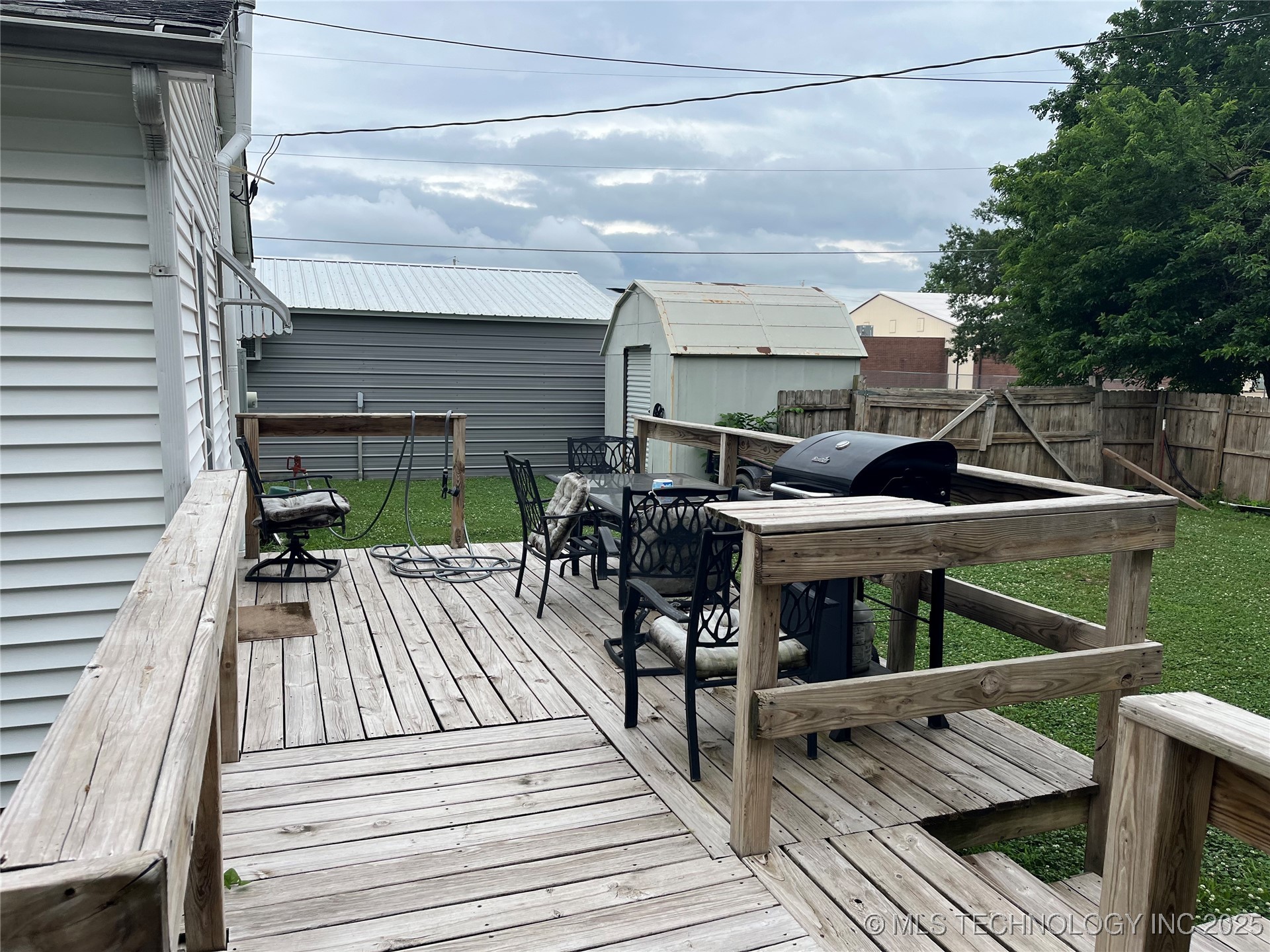 610 W Washington Avenue Property Photo 18