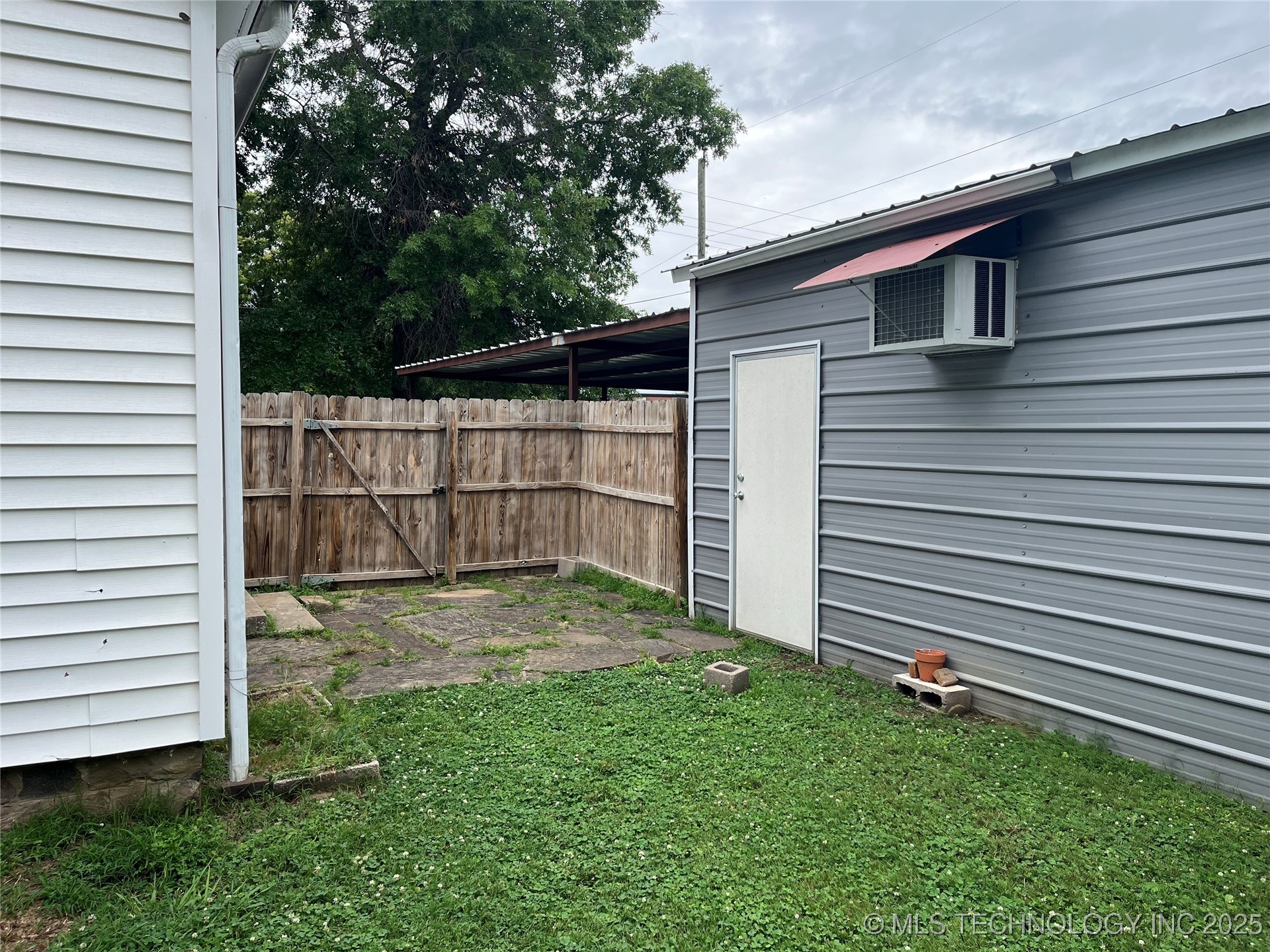 610 W Washington Avenue Property Photo 24