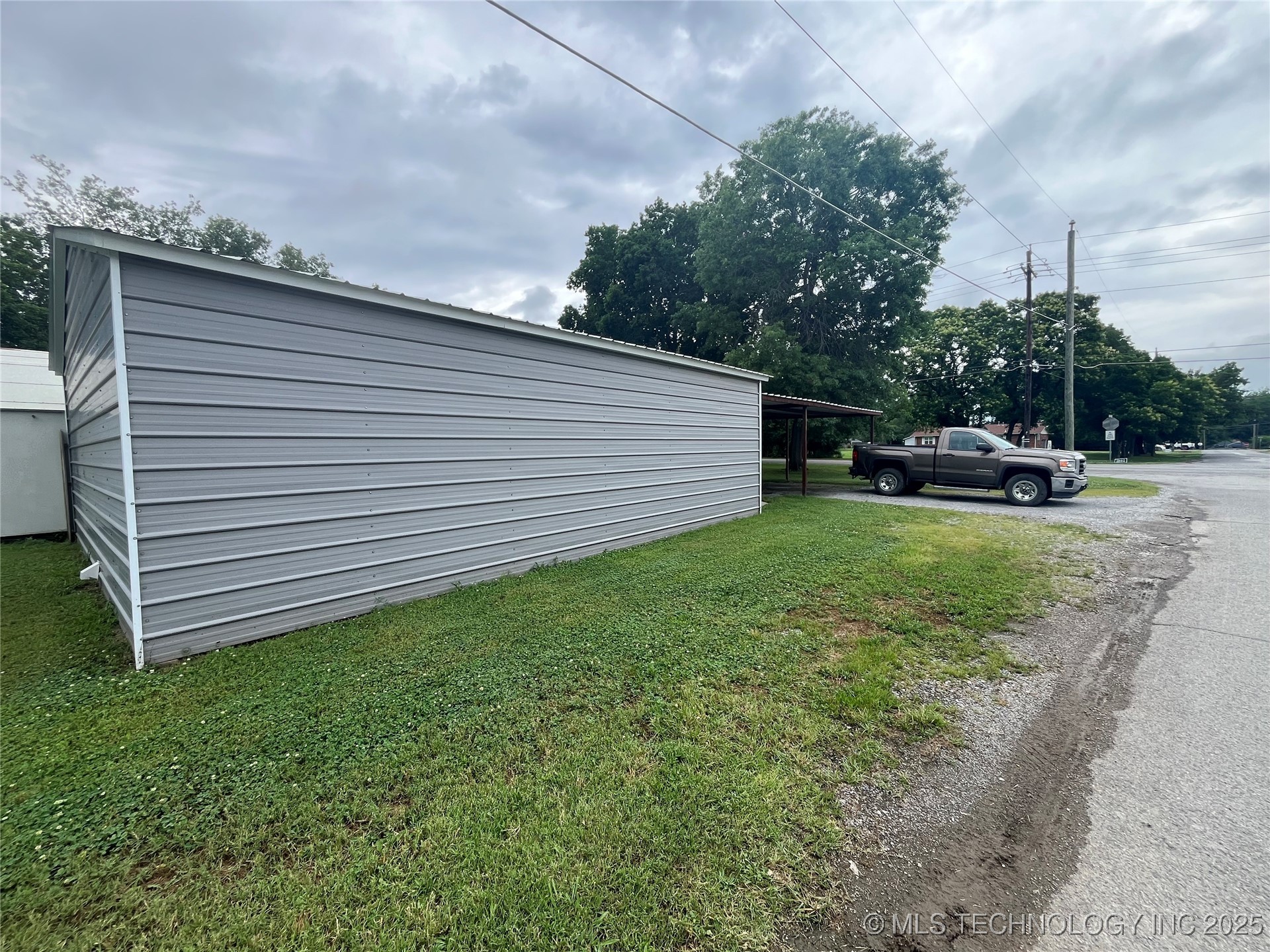 610 W Washington Avenue Property Photo 28