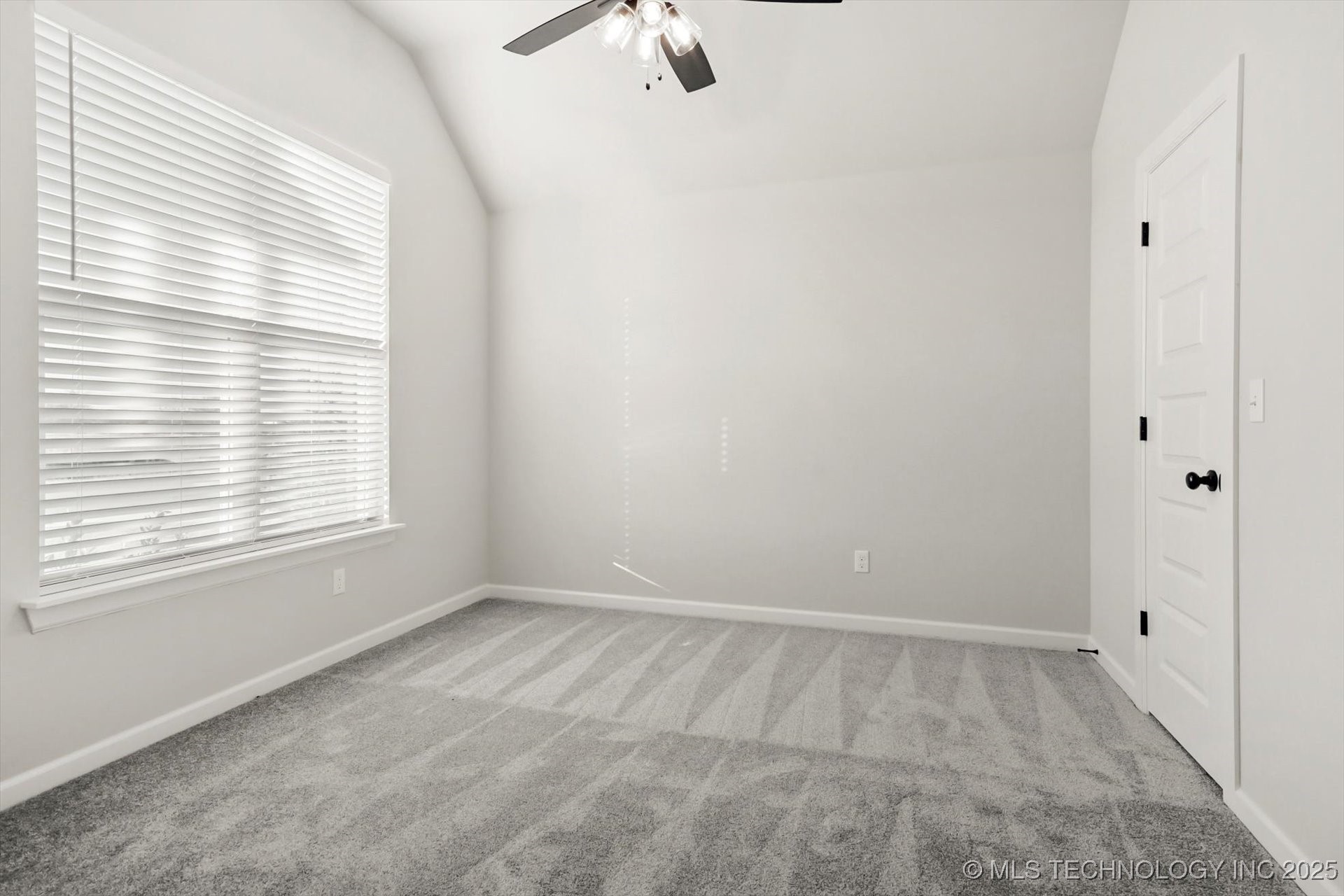 23091 E 107th Street S Property Photo 4