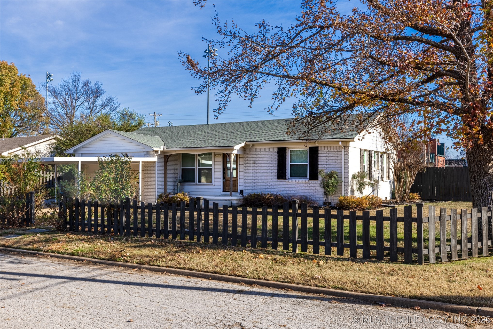 1402 N Dorothy Avenue Property Photo 1