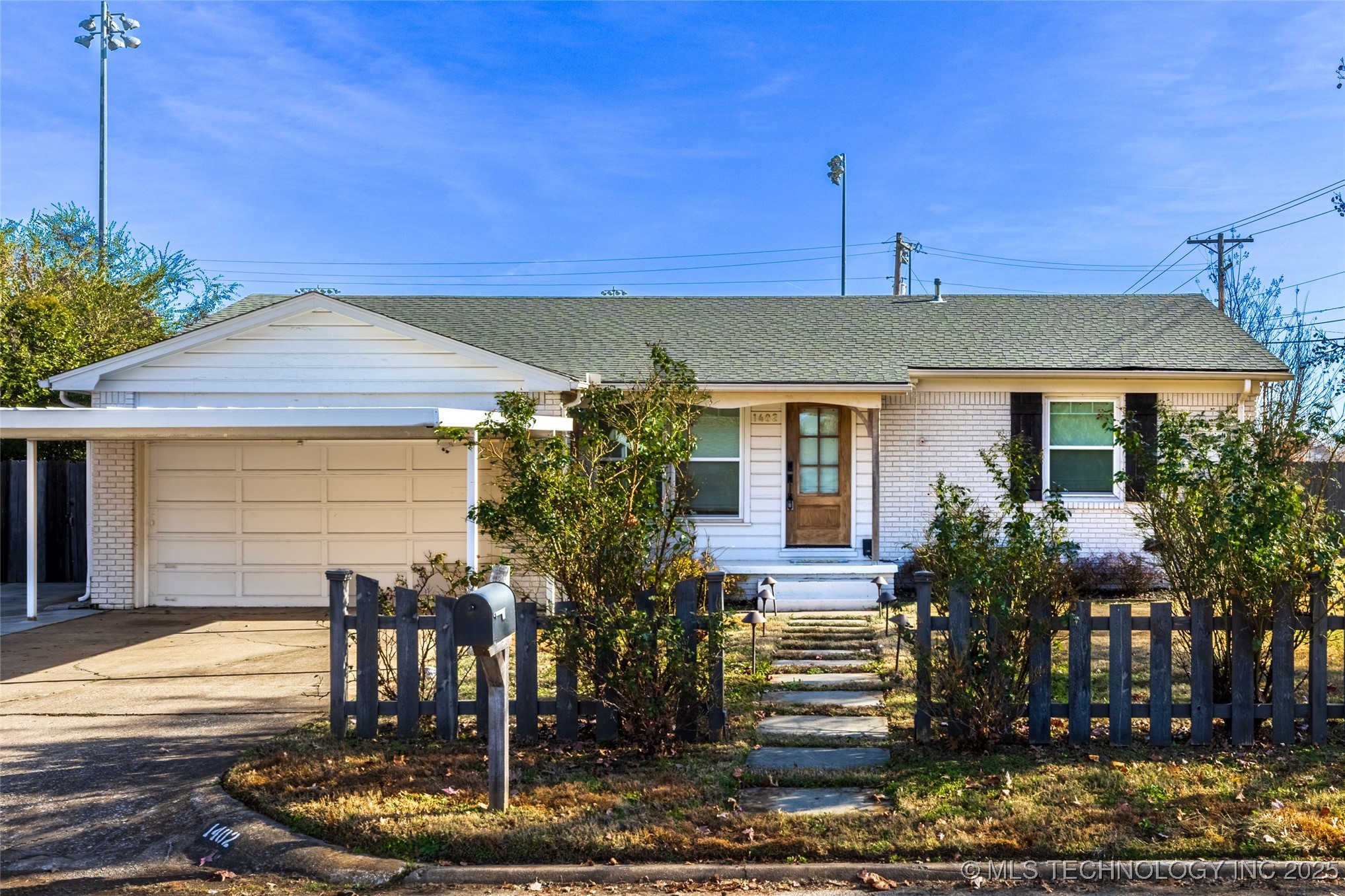 1402 N Dorothy Avenue Property Photo 2