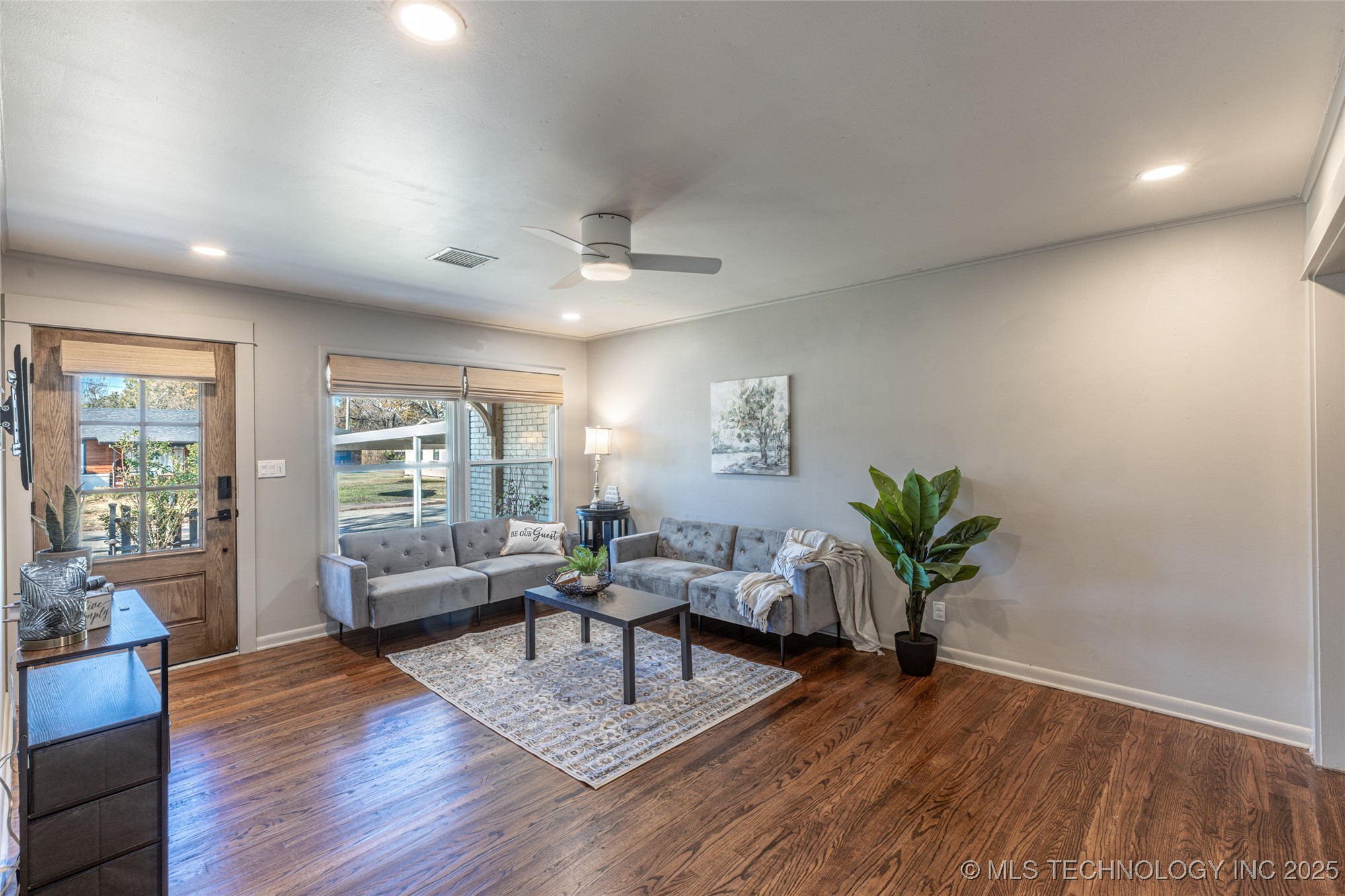 1402 N Dorothy Avenue Property Photo 3