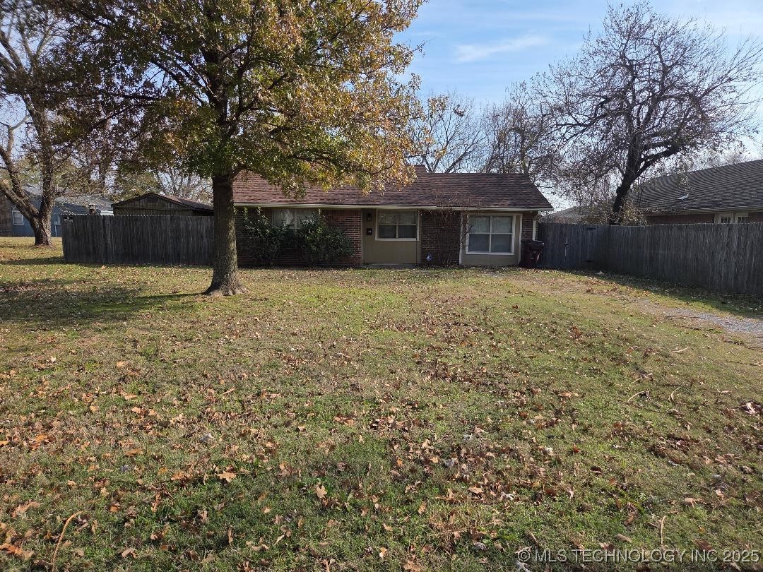 109 S E Street Property Photo 2