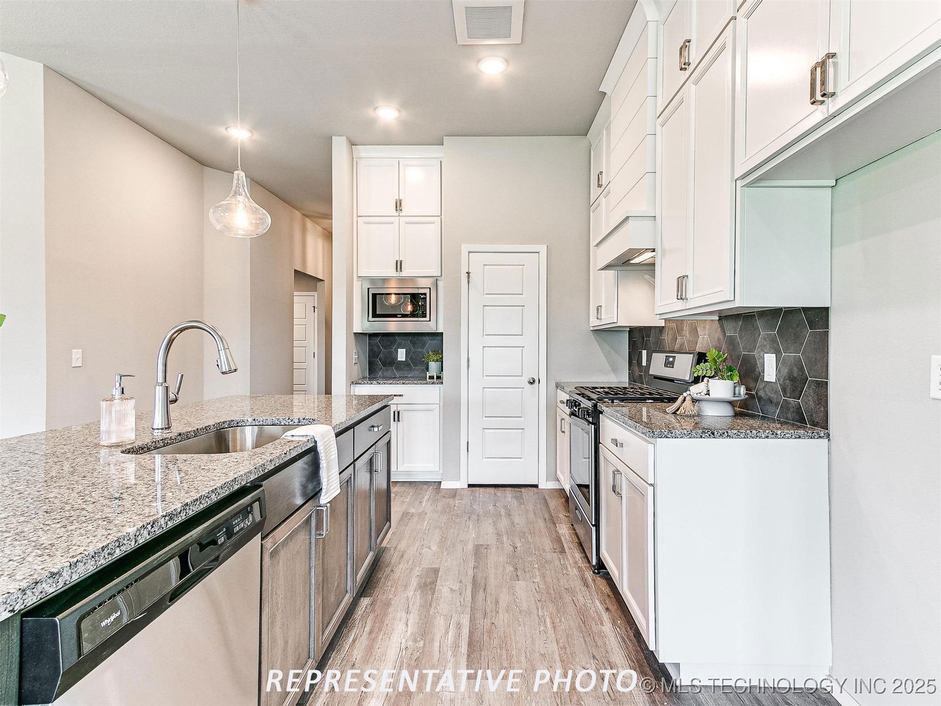 7510 E 90th Place North Property Photo 14