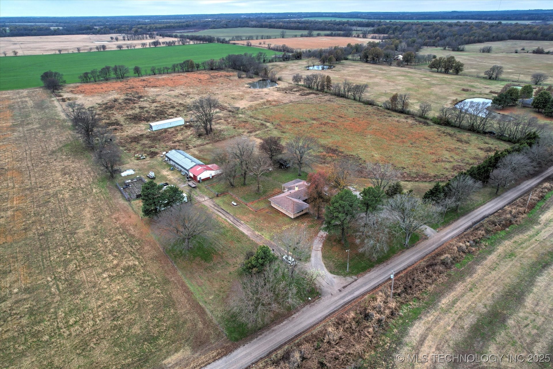 20220 E 700 Road Property Photo 2