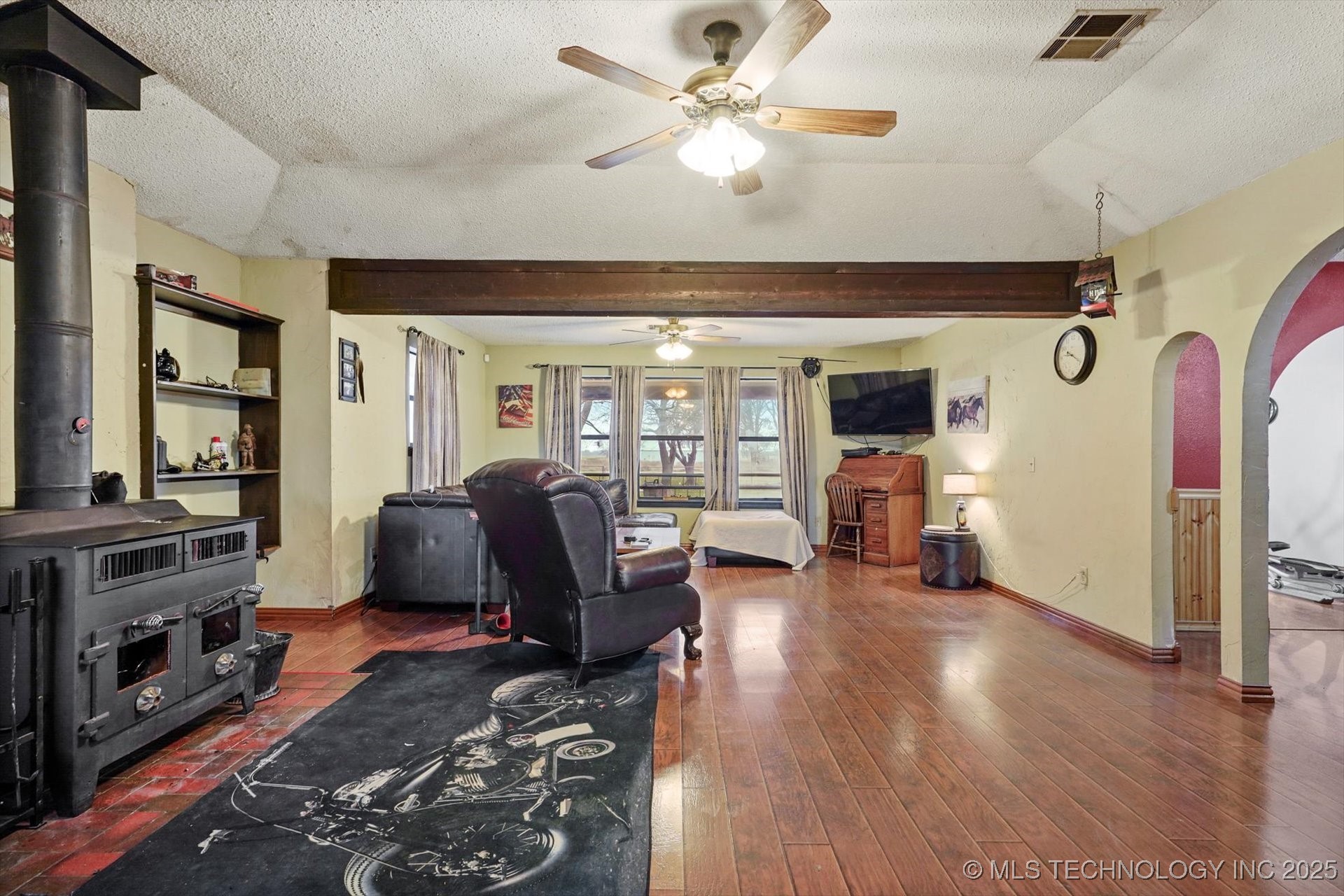 20220 E 700 Road Property Photo 4