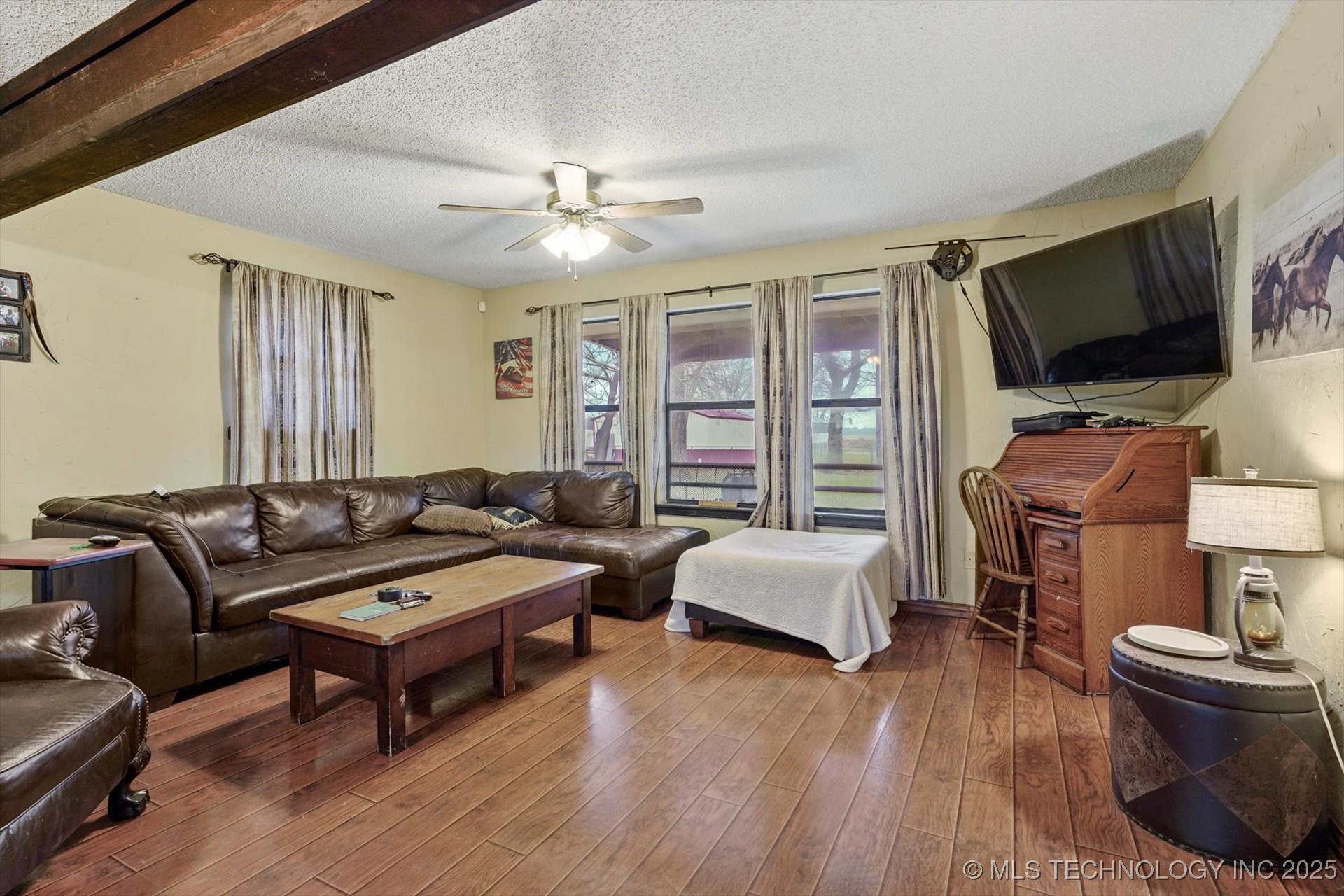 20220 E 700 Road Property Photo 6