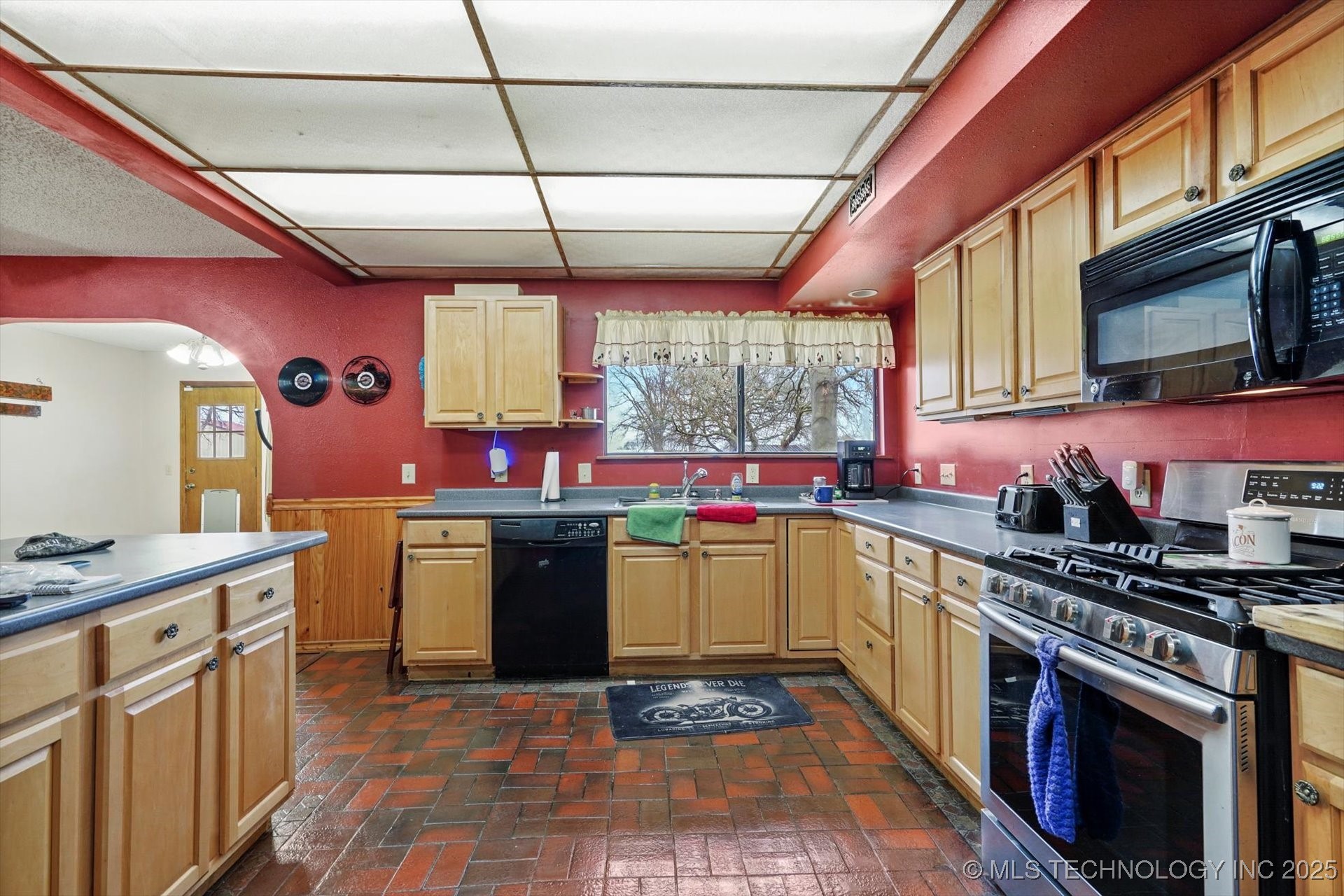 20220 E 700 Road Property Photo 8