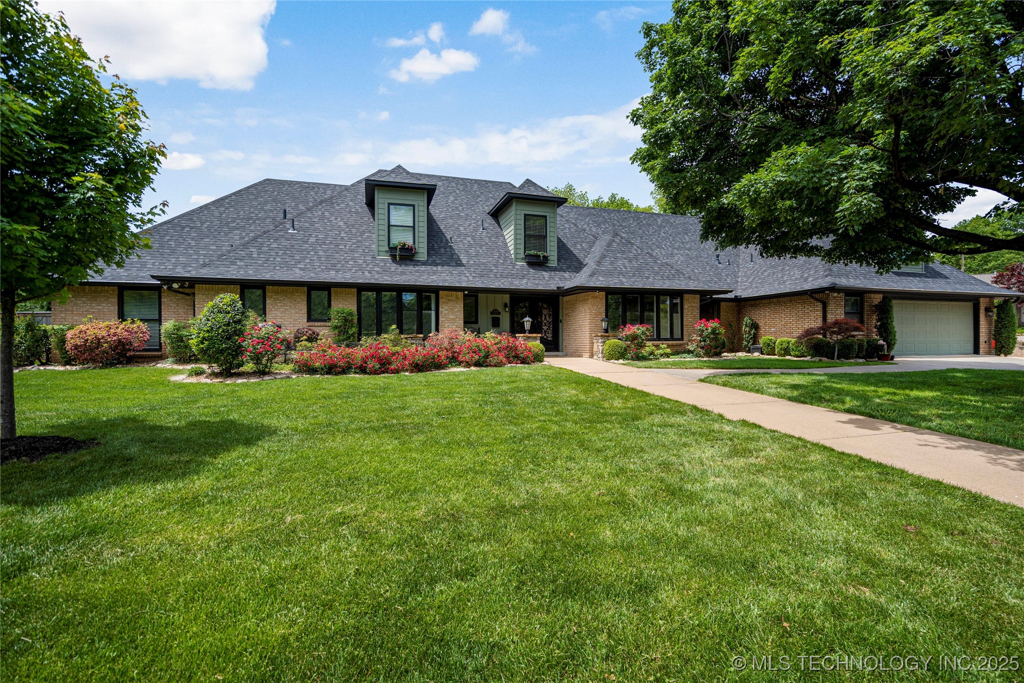 4728 S Atlanta Place Property Photo 1