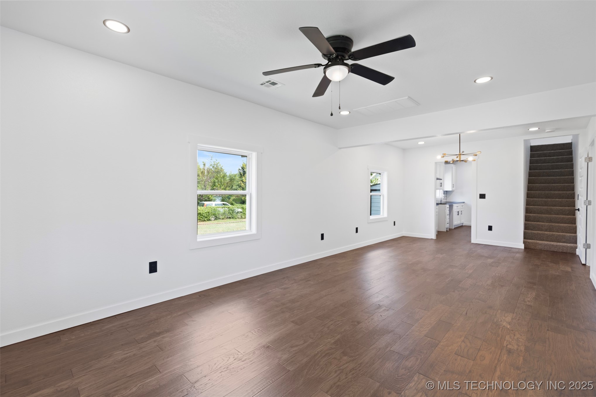 429 S 49th West Avenue Property Photo 2