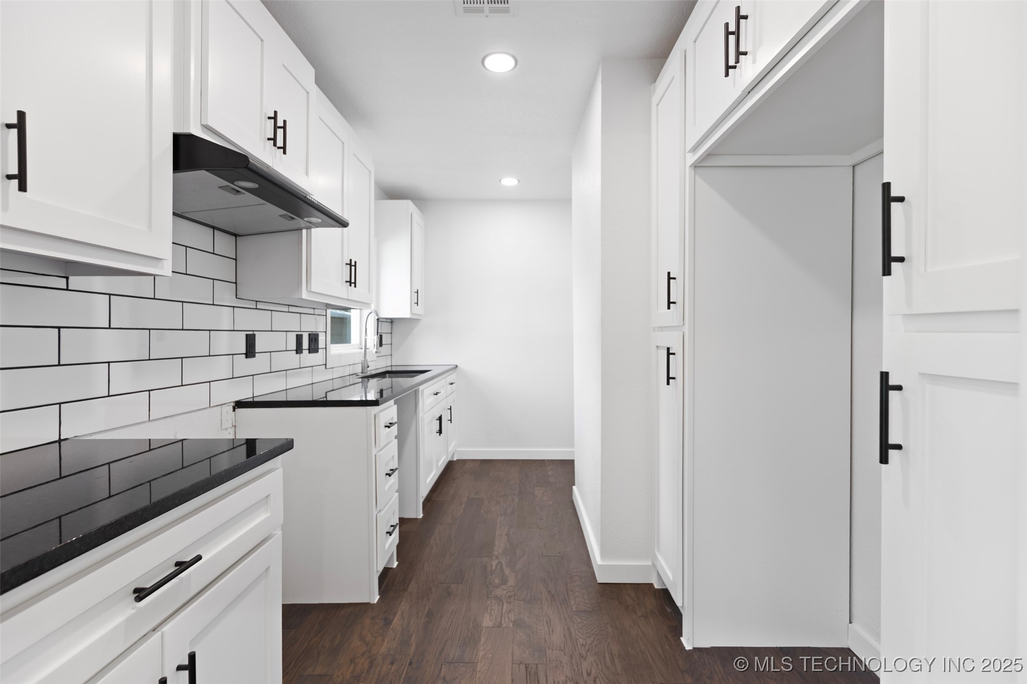 429 S 49th West Avenue Property Photo 4