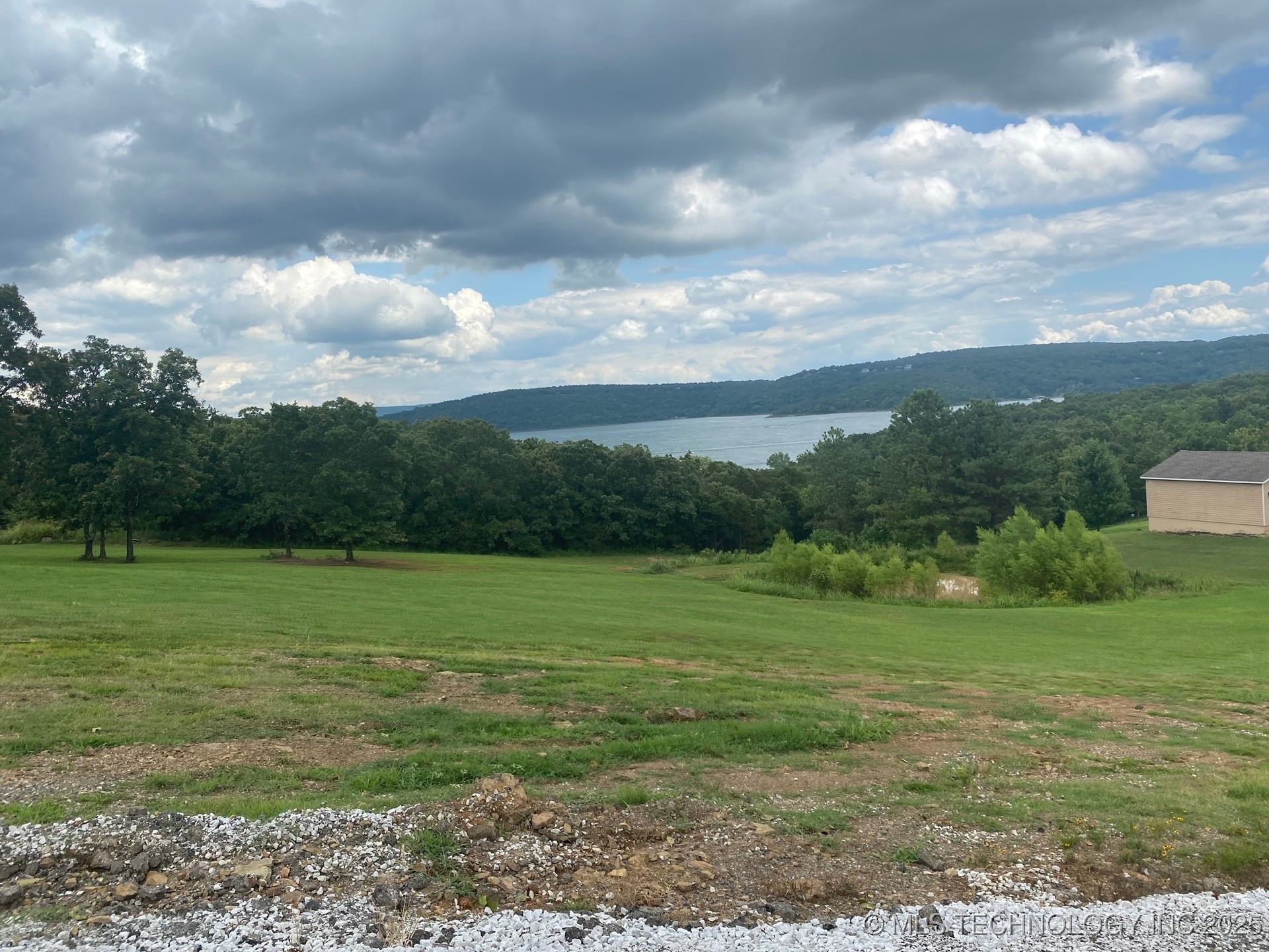 36422 S Pine Road Property Photo 2