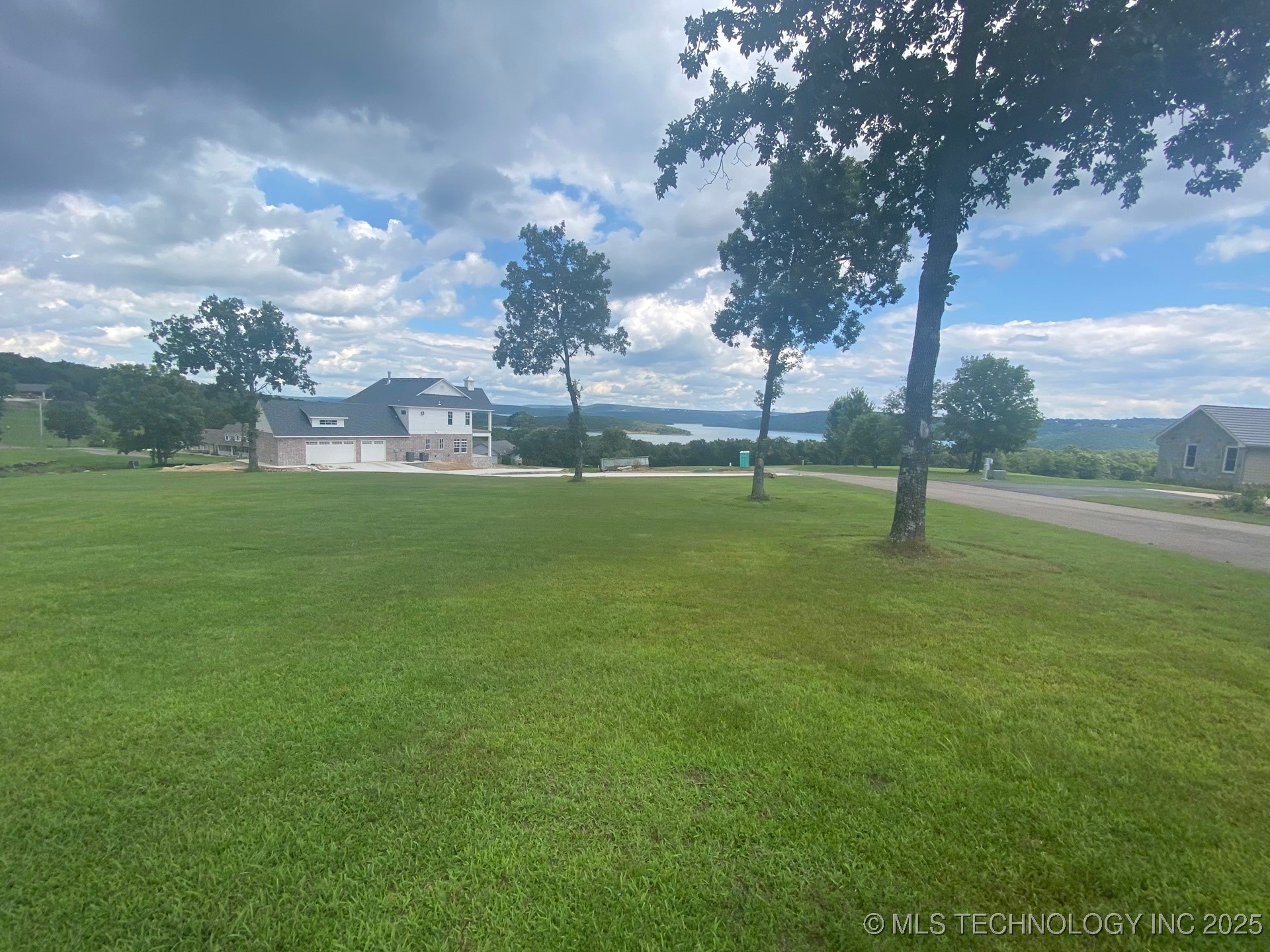 15894 W Hickory Road Property Photo 2