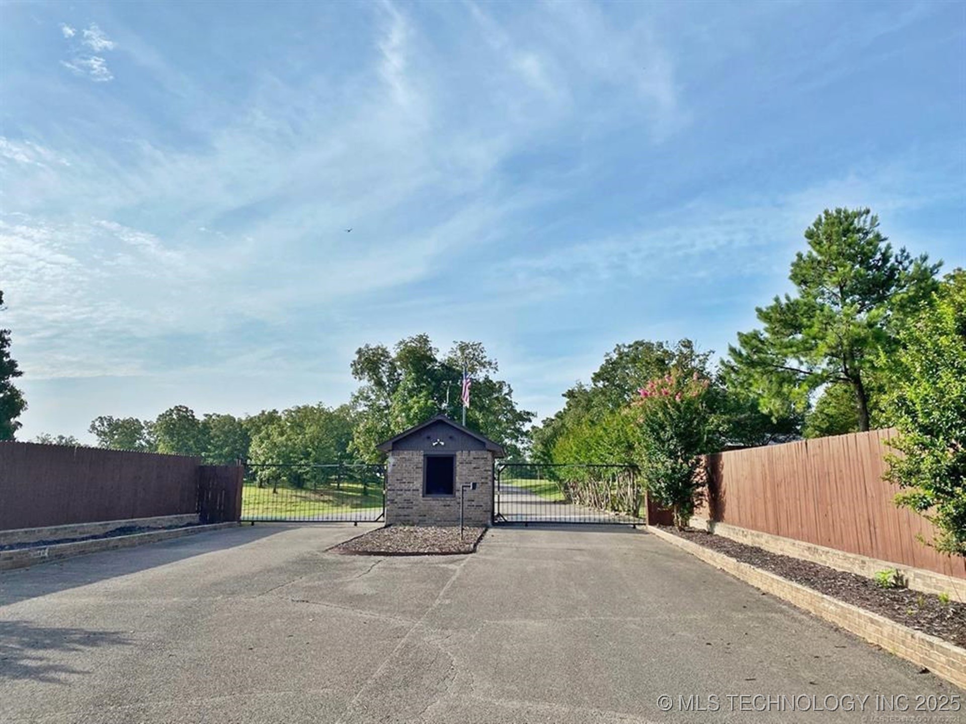 15818 W Forest Road Property Photo 13