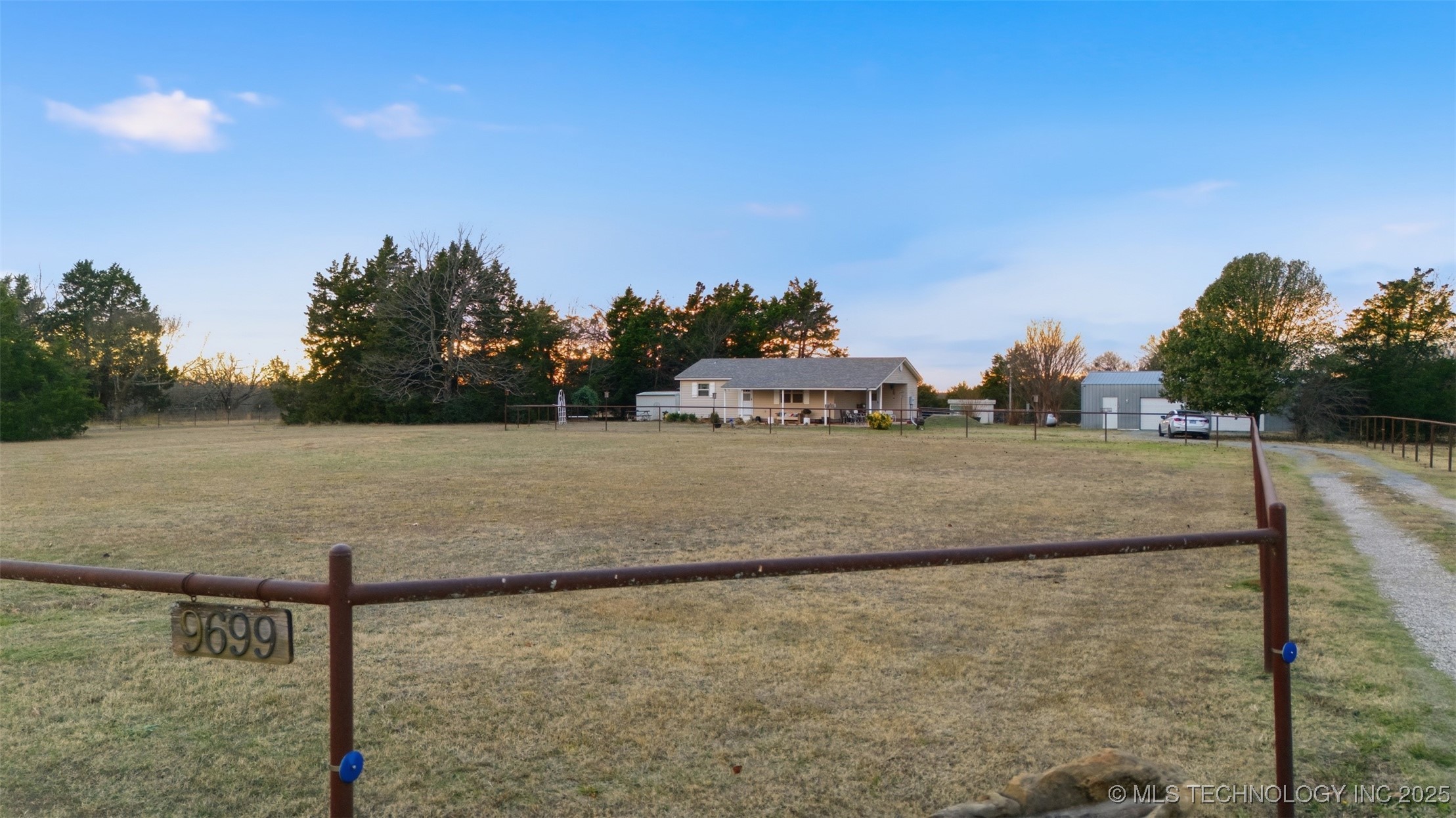 9699 County Road 3570 Property Photo 4