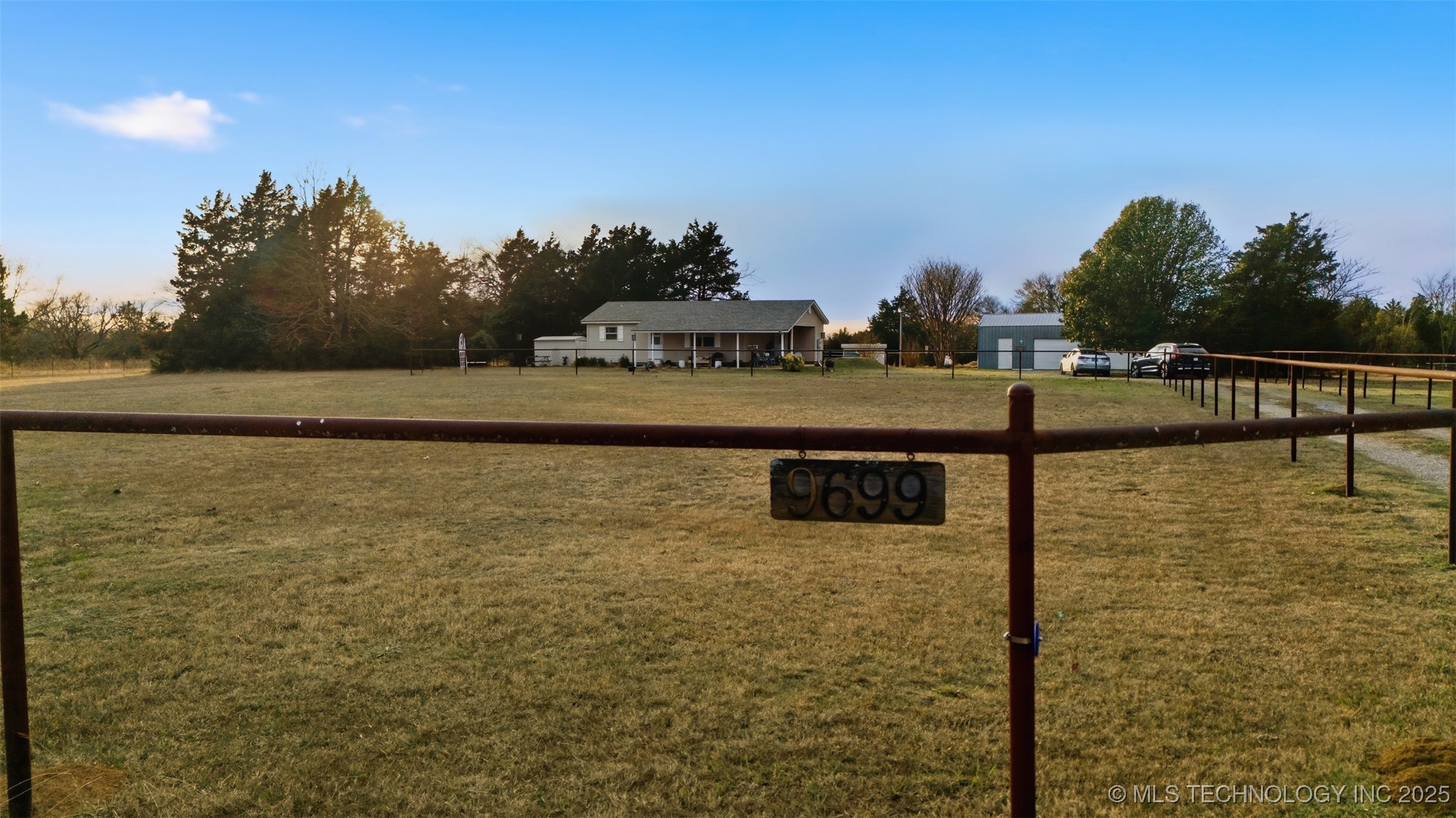 9699 County Road 3570 Property Photo 6