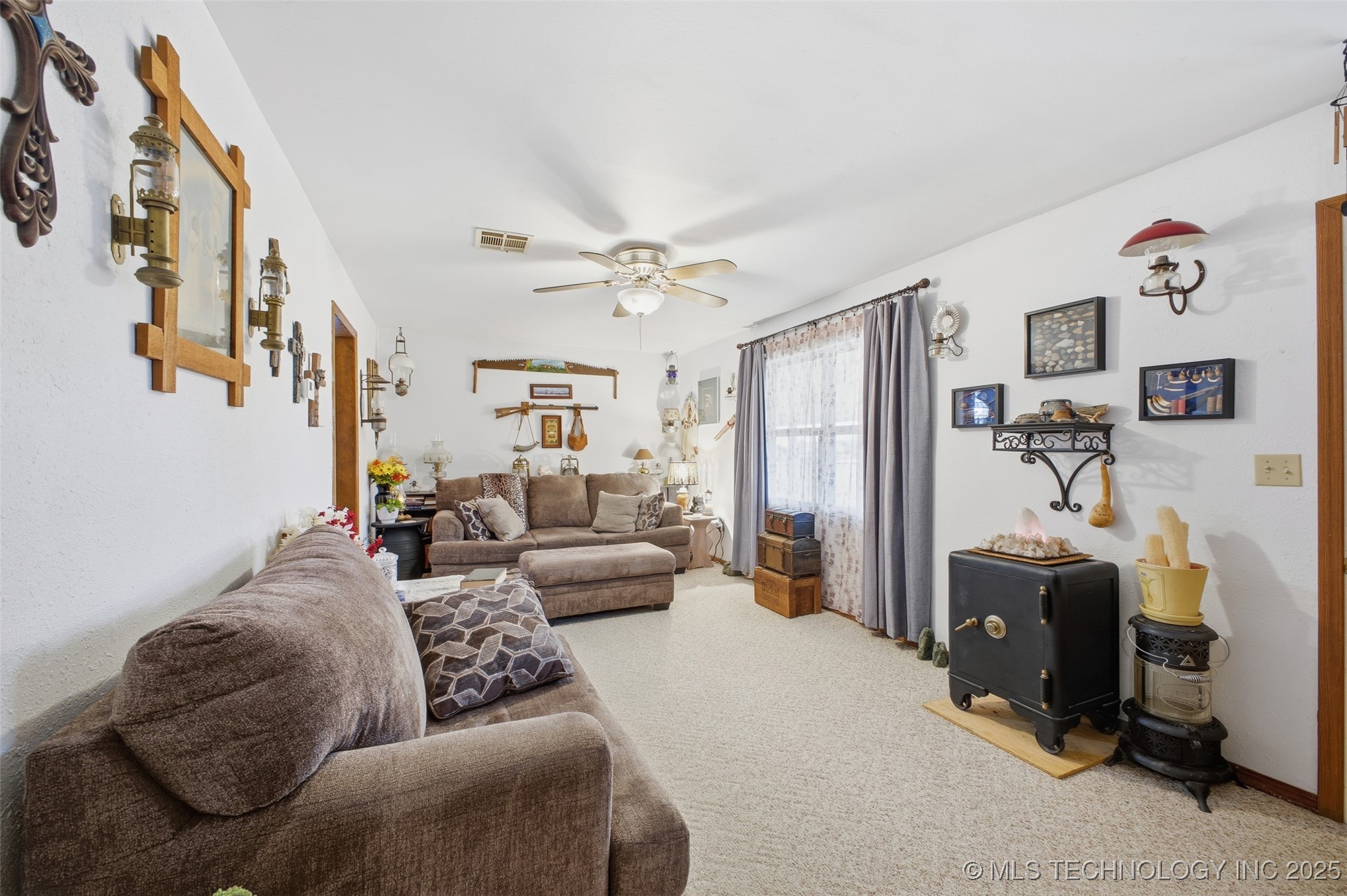 9699 County Road 3570 Property Photo 8