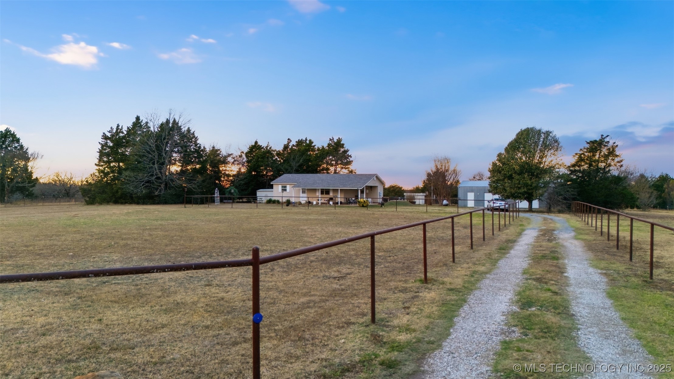 9699 County Road 3570 Property Photo 33
