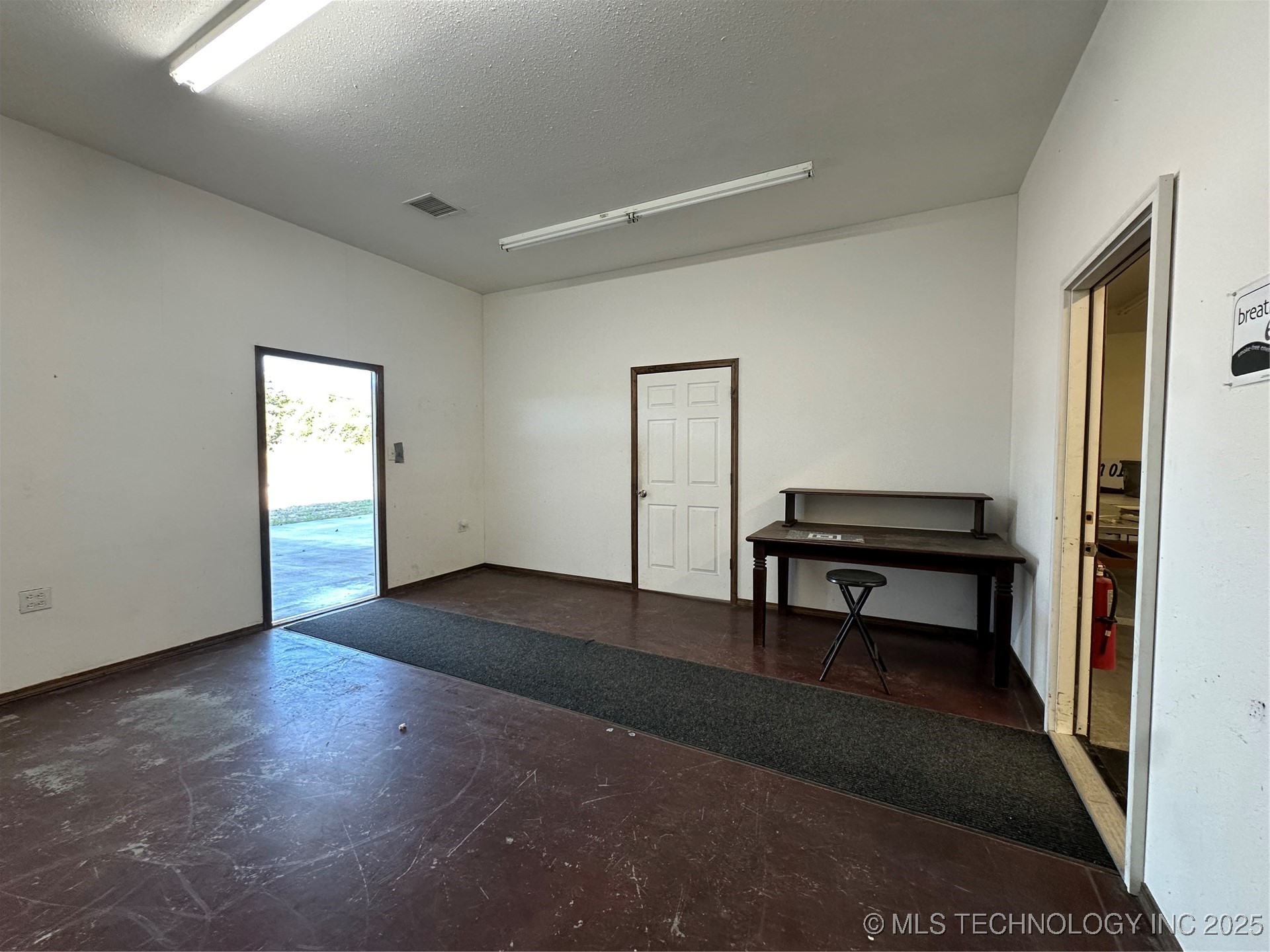 11148 State Hwy 99 Property Photo 2